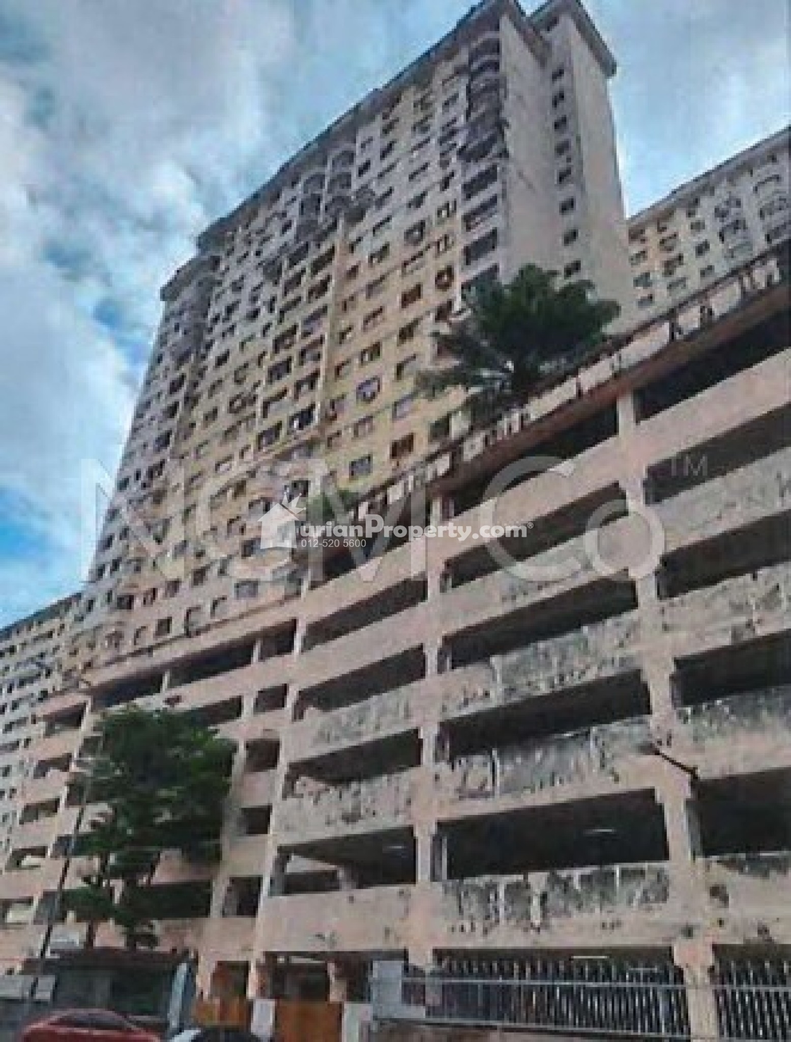 Apartment For Auction at Serdang Skyvillas