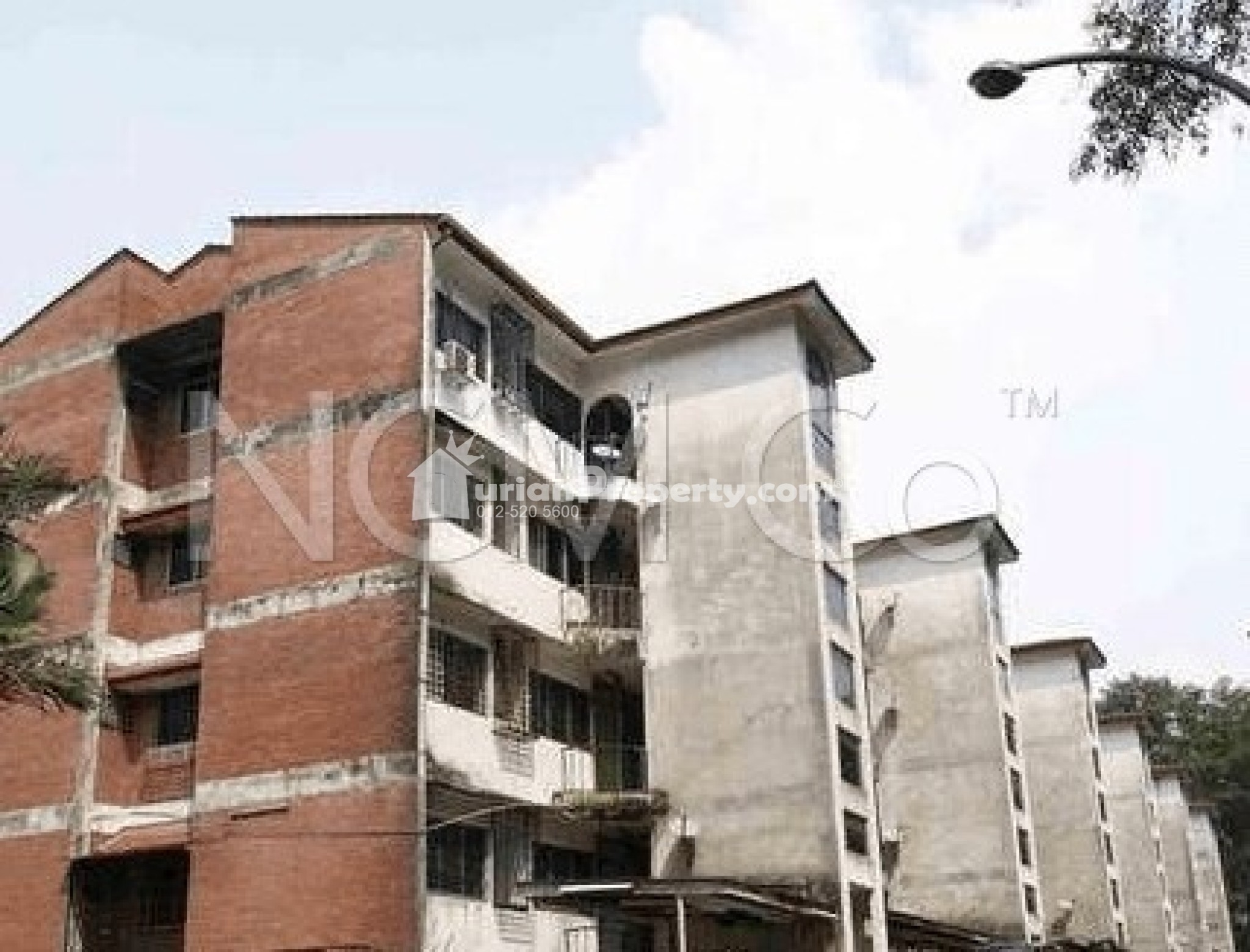 Apartment For Auction at Apple Court