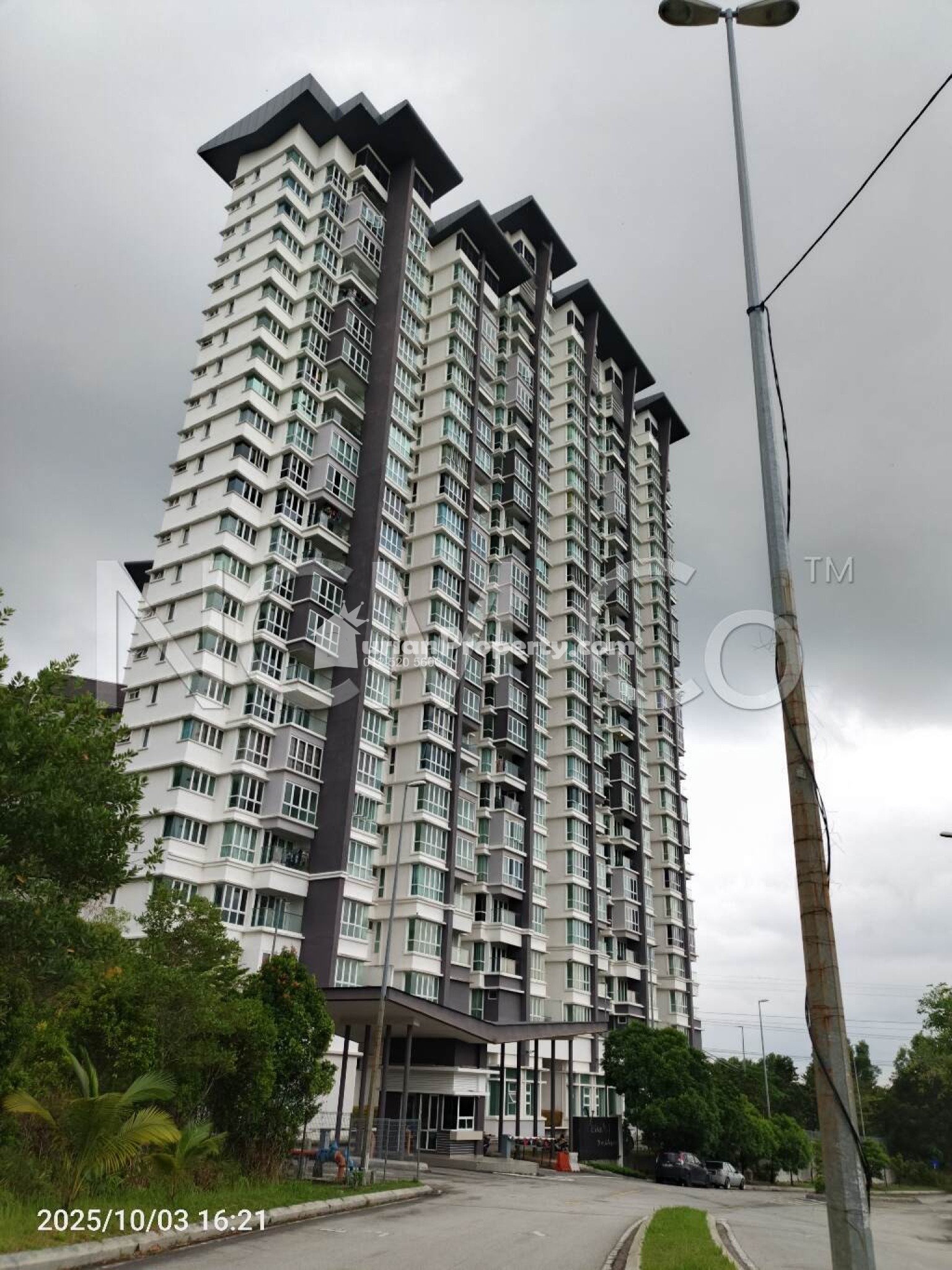 Condo For Auction at Vision Residence