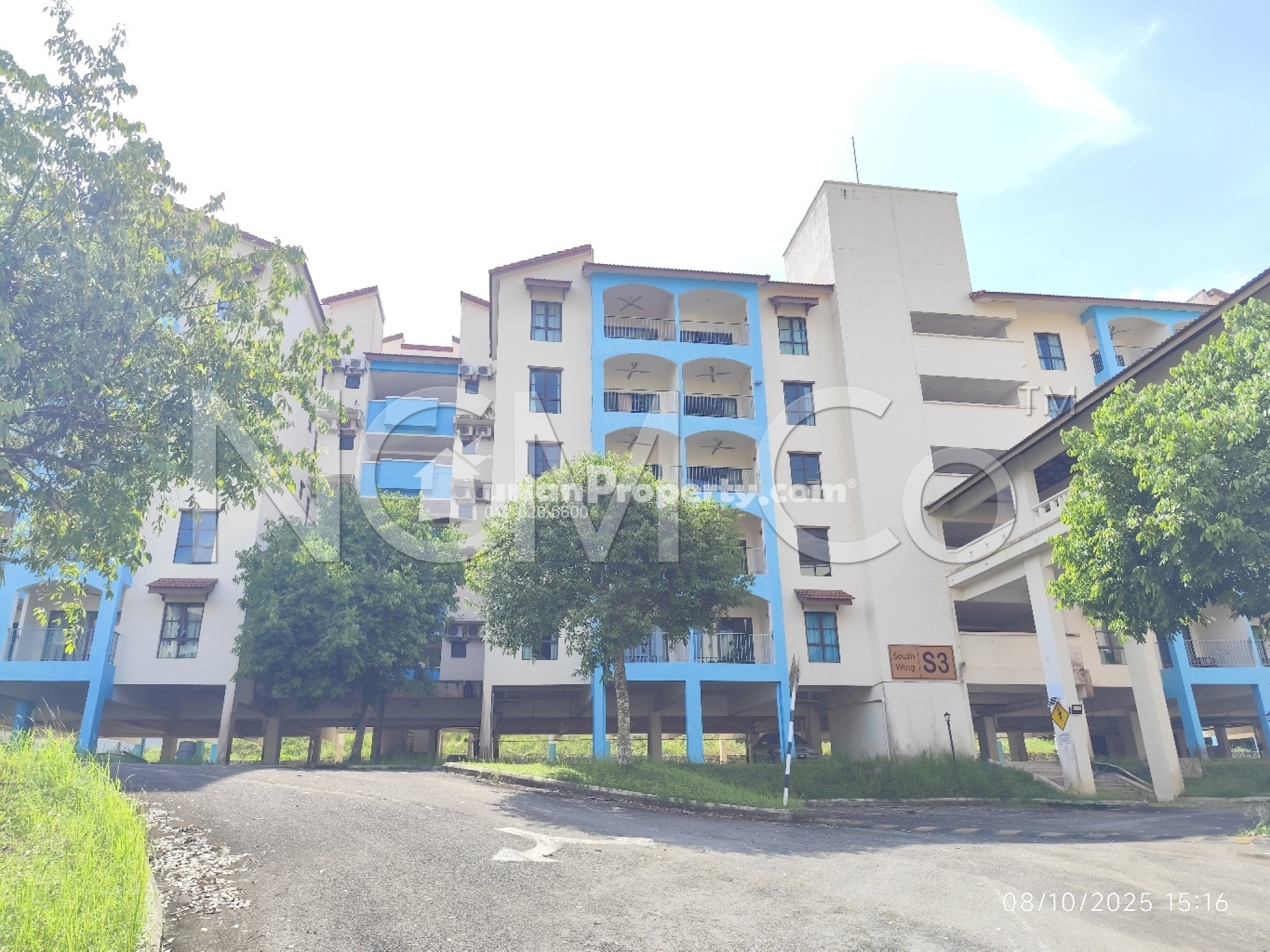 Serviced Residence For Auction at Caribbean Bay Resort