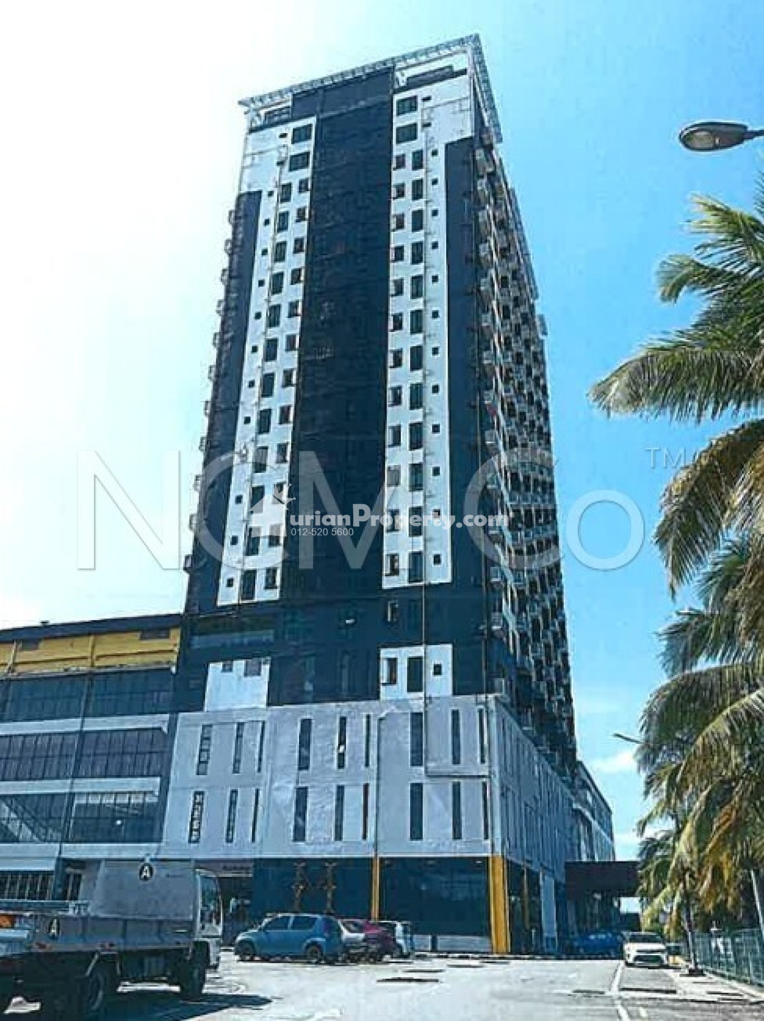 Apartment For Auction at Manhattan Suites