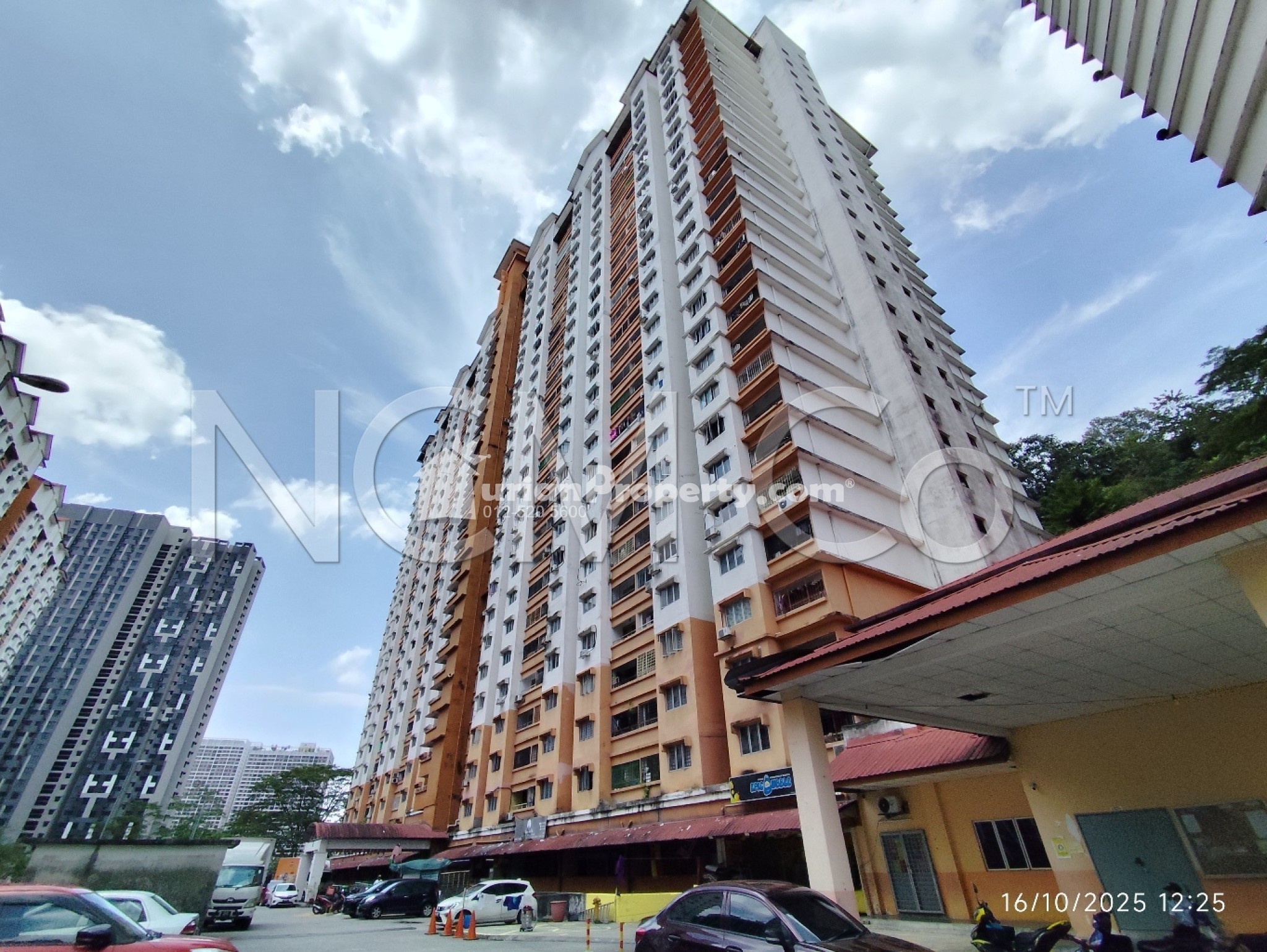 Apartment For Auction at Flora Damansara Apartment