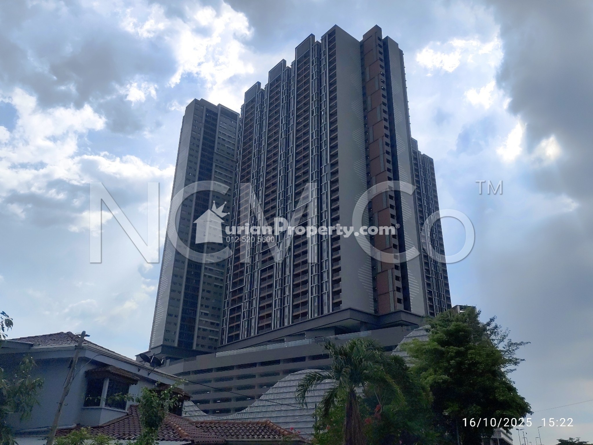 Condo For Auction at The Harmony