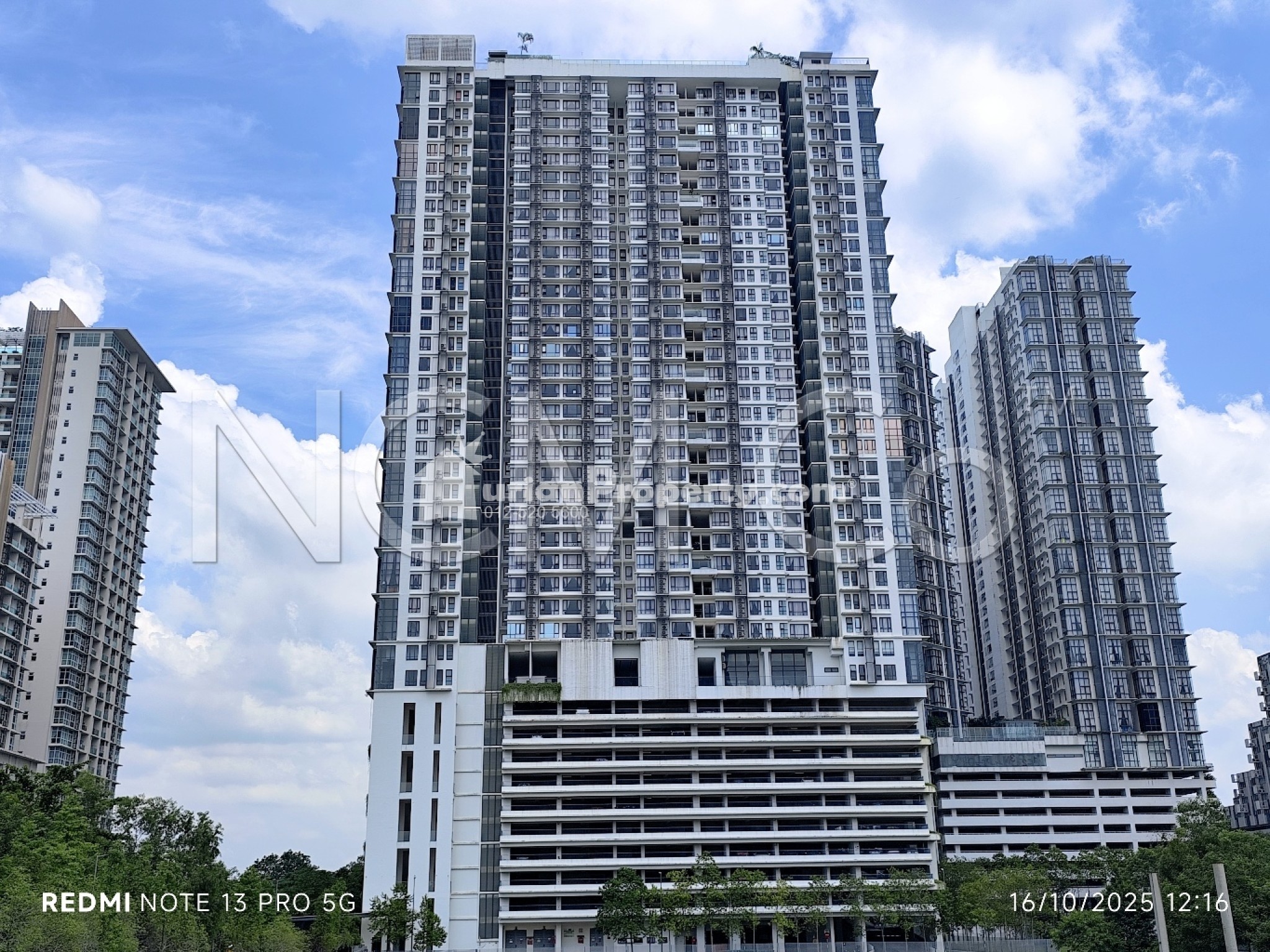 Apartment For Auction at Eclipse Residence
