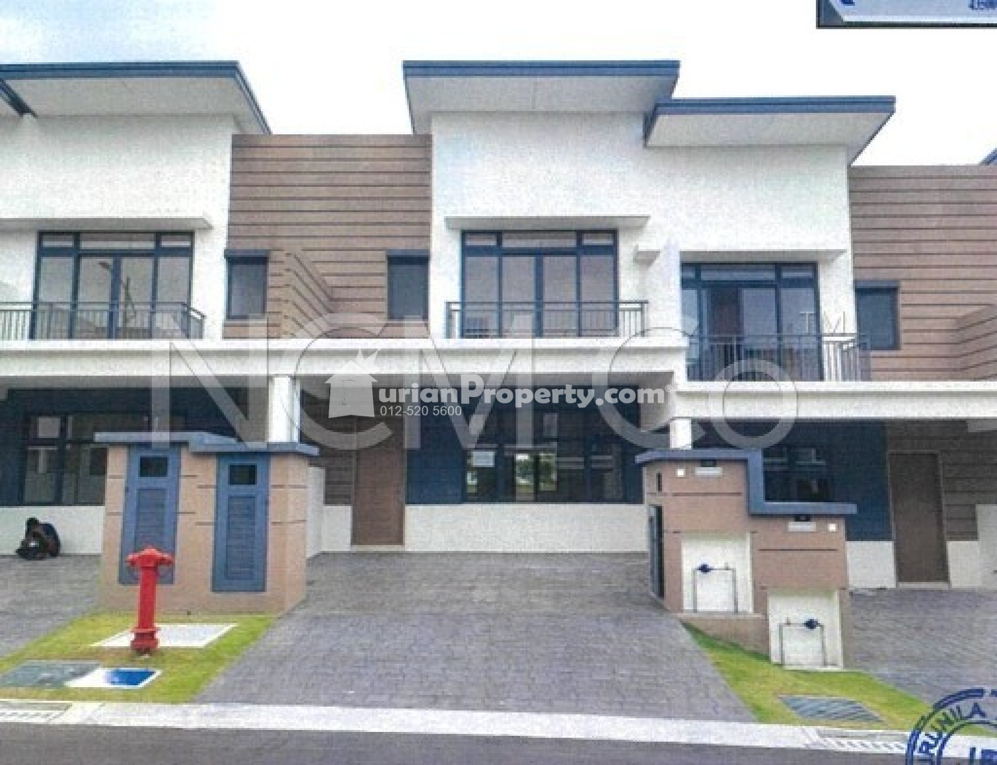 Terrace House For Auction at Diamond Residence