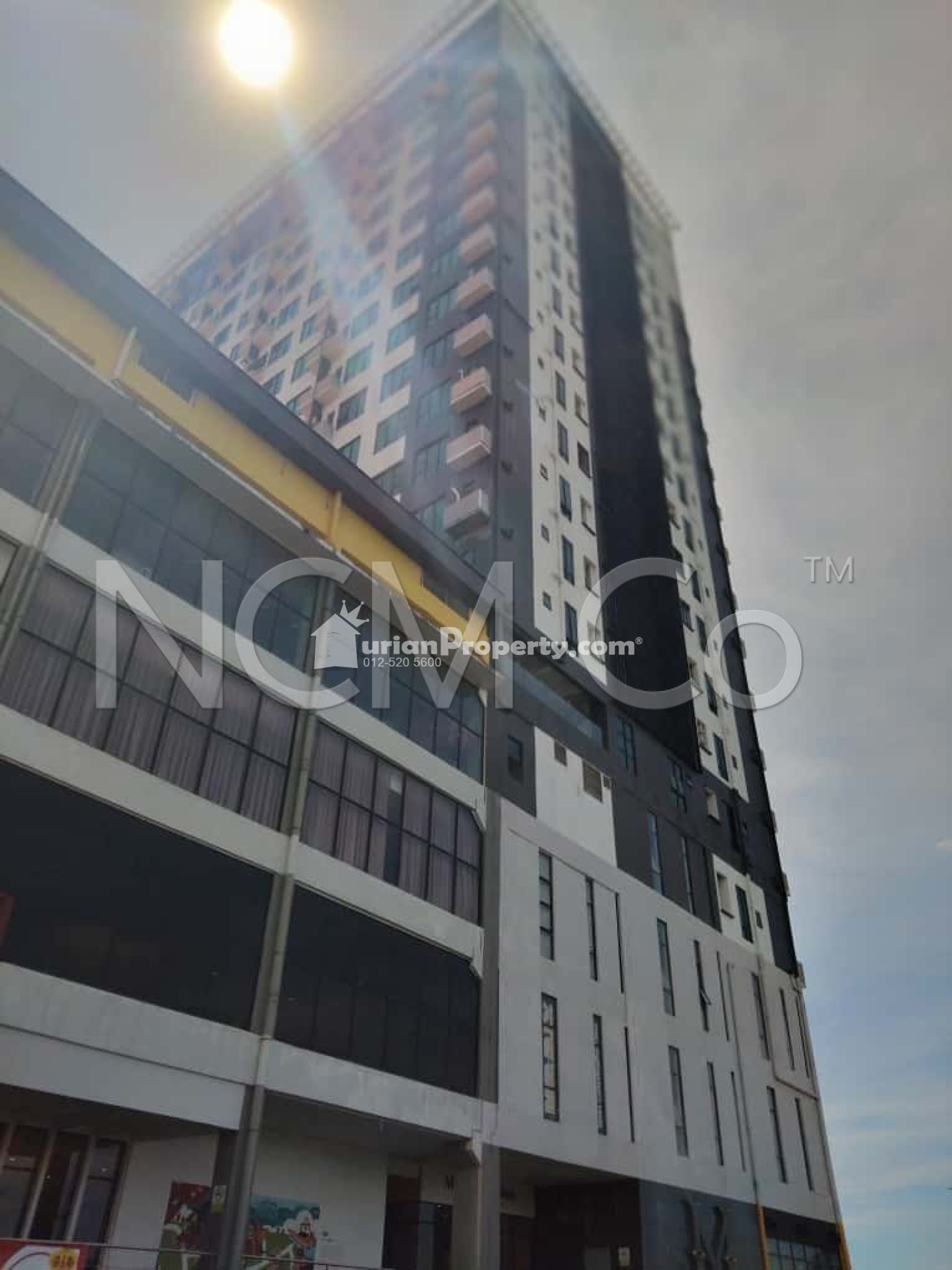 Apartment For Auction at Manhattan Suites