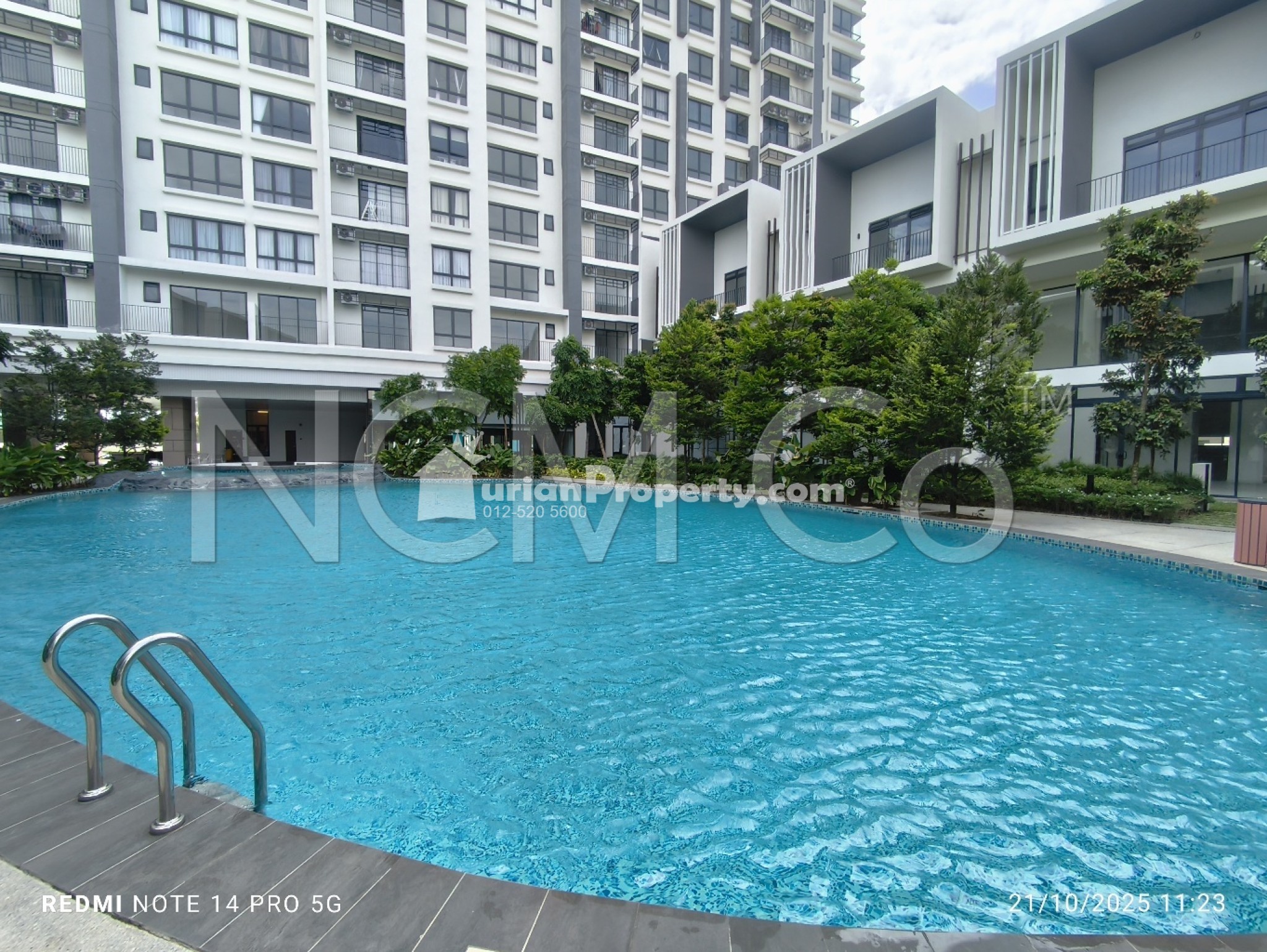 Condo For Auction at Alstonia