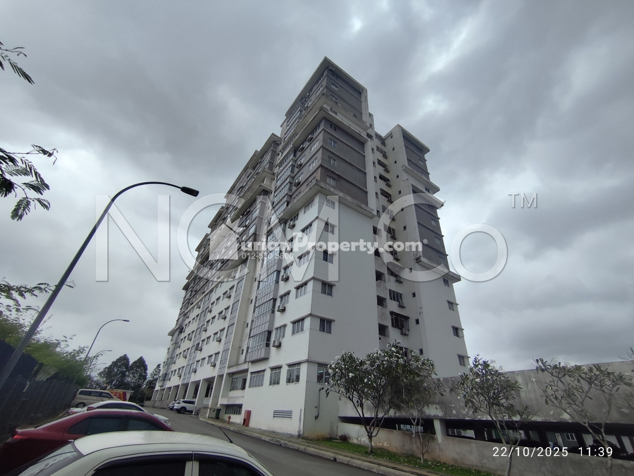 Apartment For Auction at The Residence 1