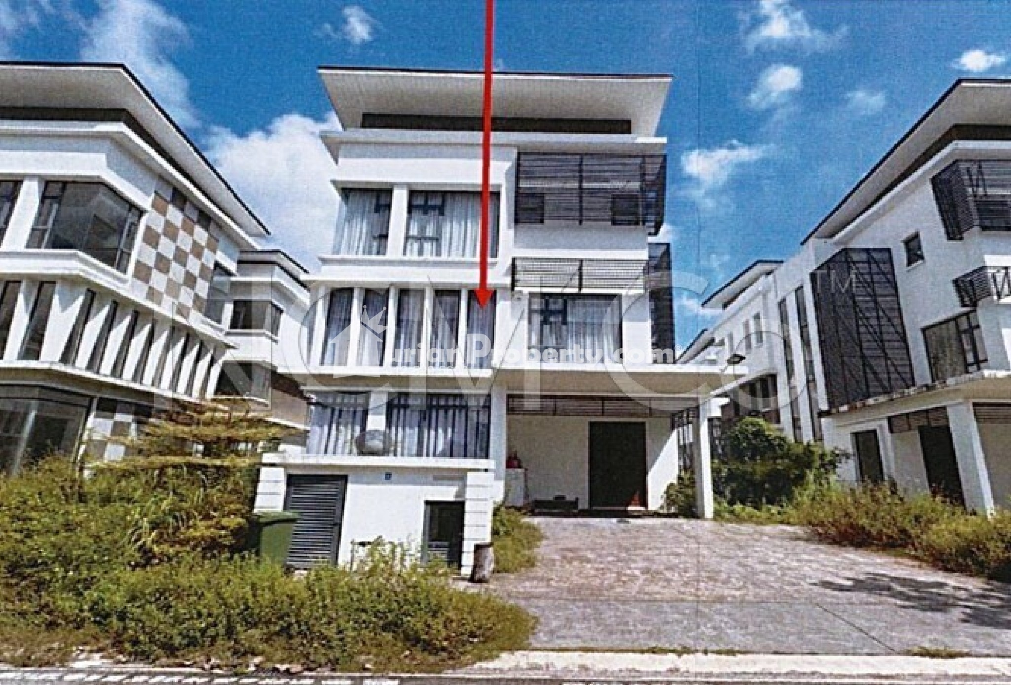 Bungalow House For Auction at Residence 33