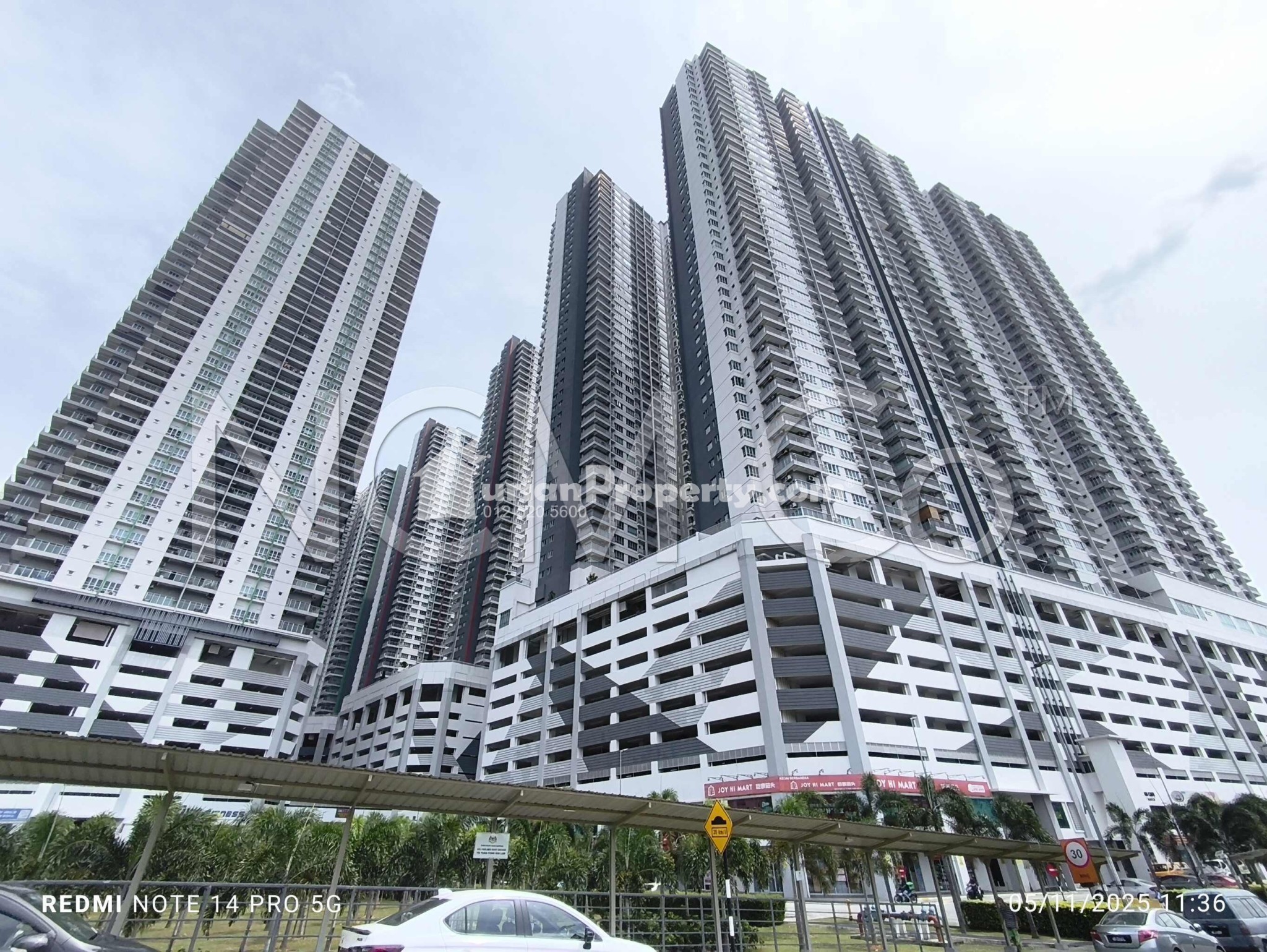 Serviced Residence For Auction at Razak City Residences