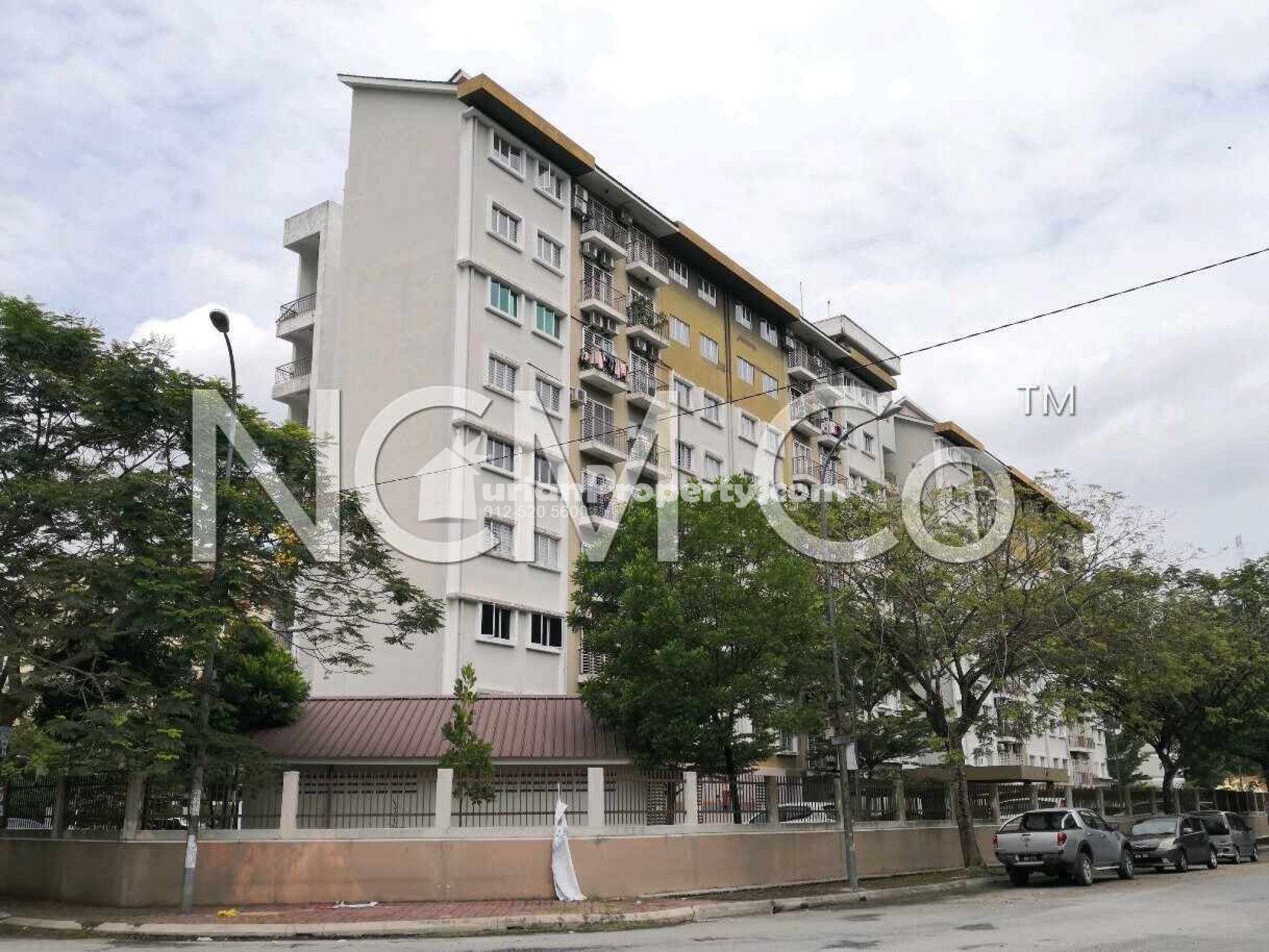 Apartment For Auction at Tiara Hatamas