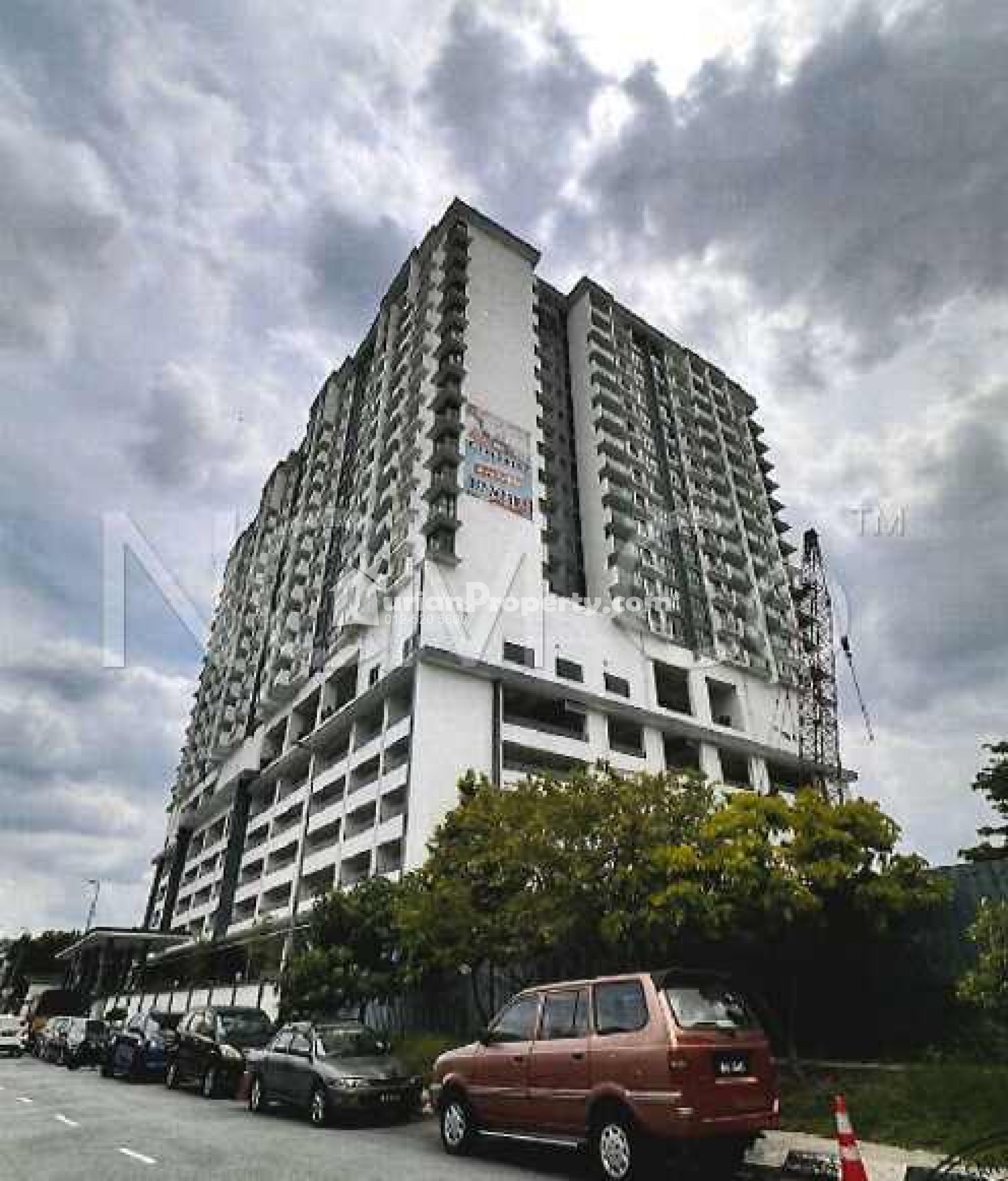 Condo For Auction at Mulberi Condominium