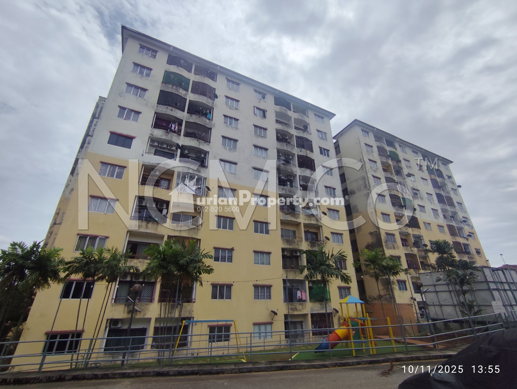 Condo For Auction at Ria Prima
