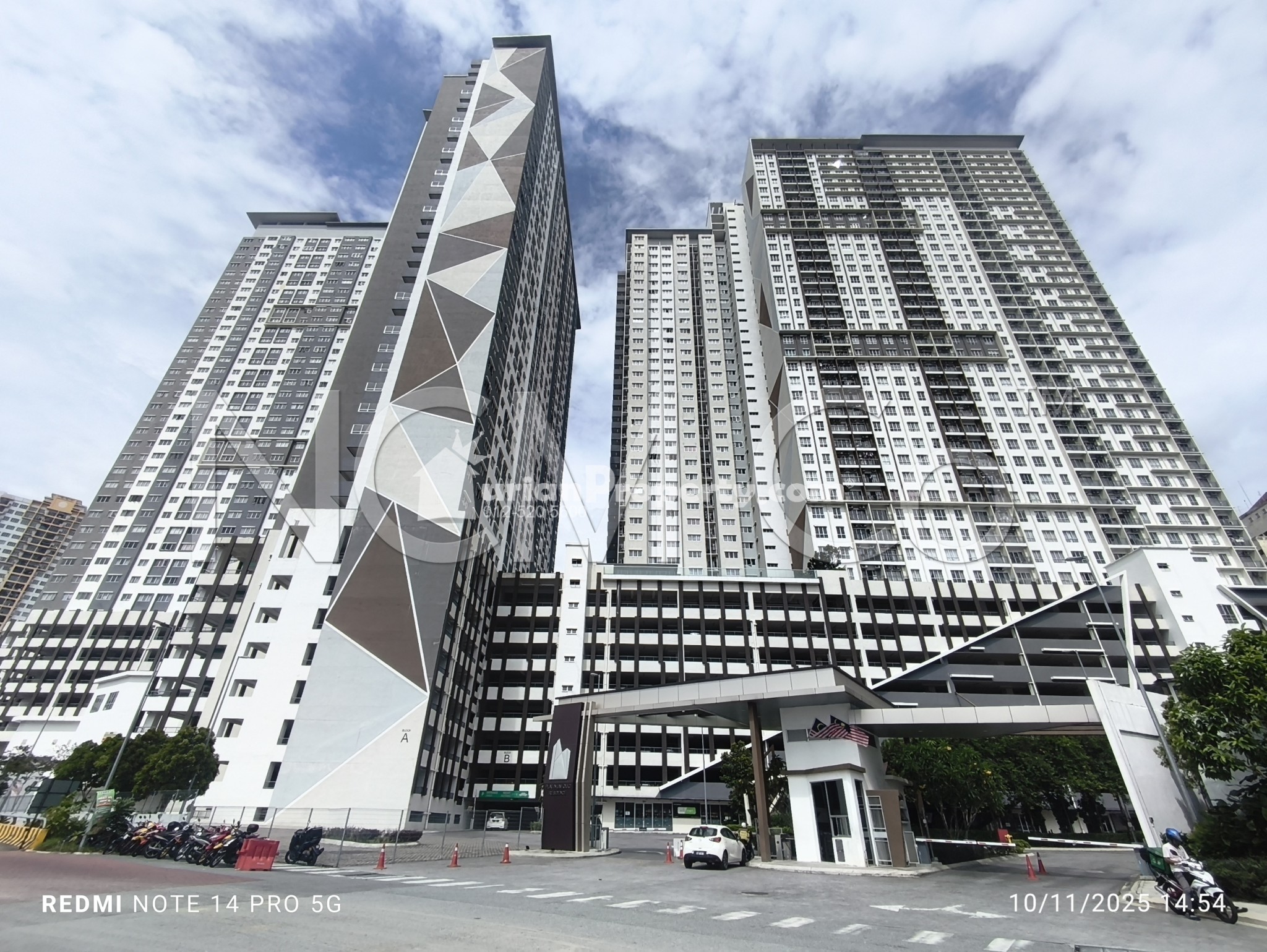 Apartment For Auction at Platinum OUG Residences