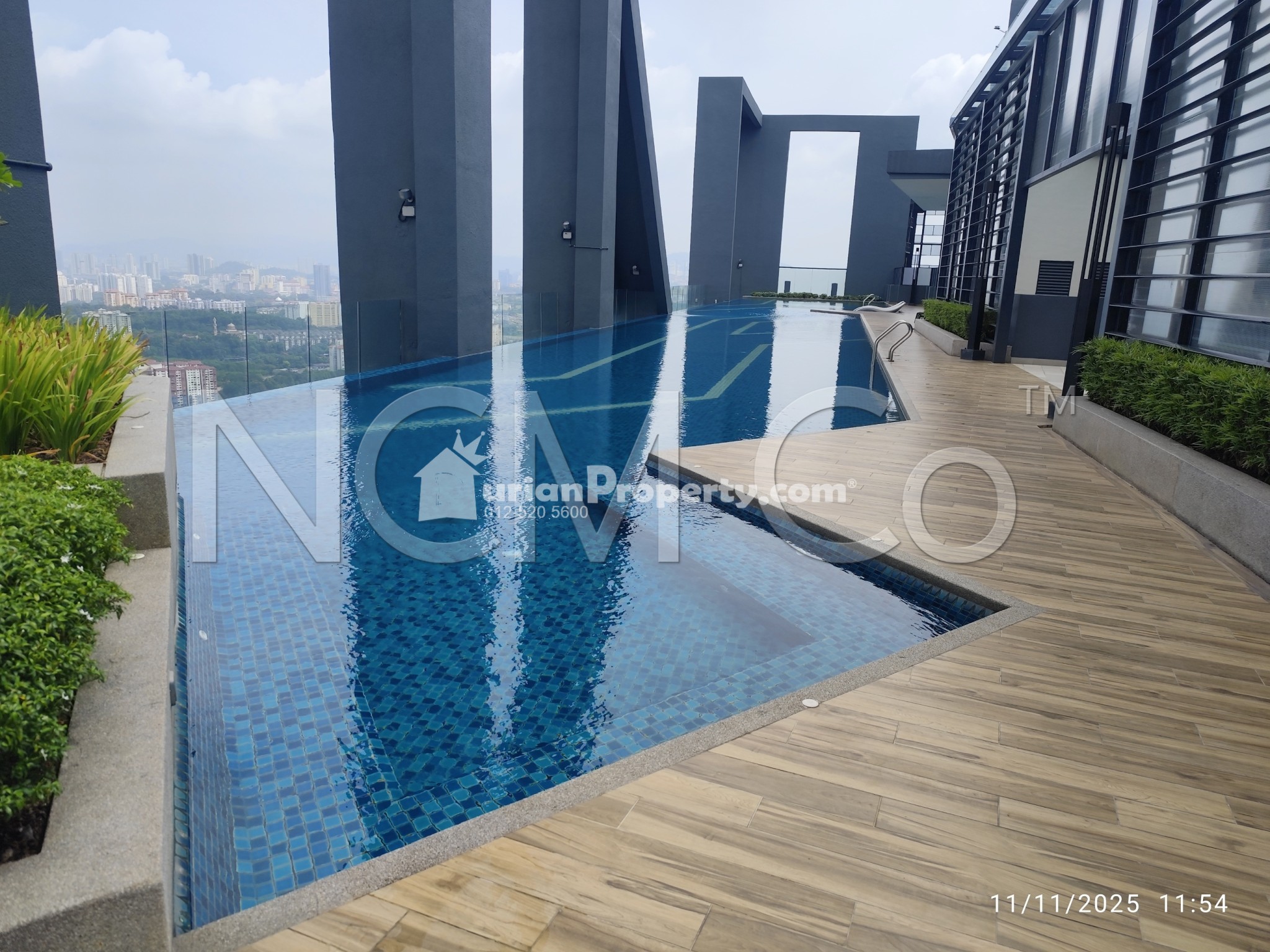 Serviced Residence For Auction at 8th & Stellar