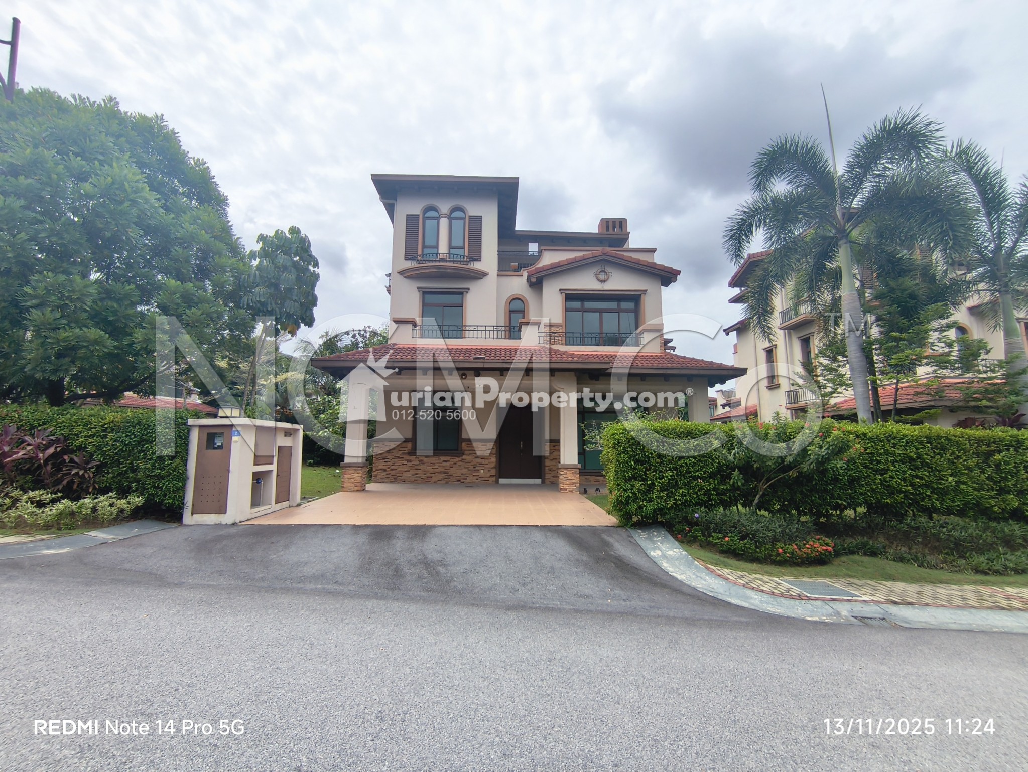 Bungalow House For Auction at Diamond Residence