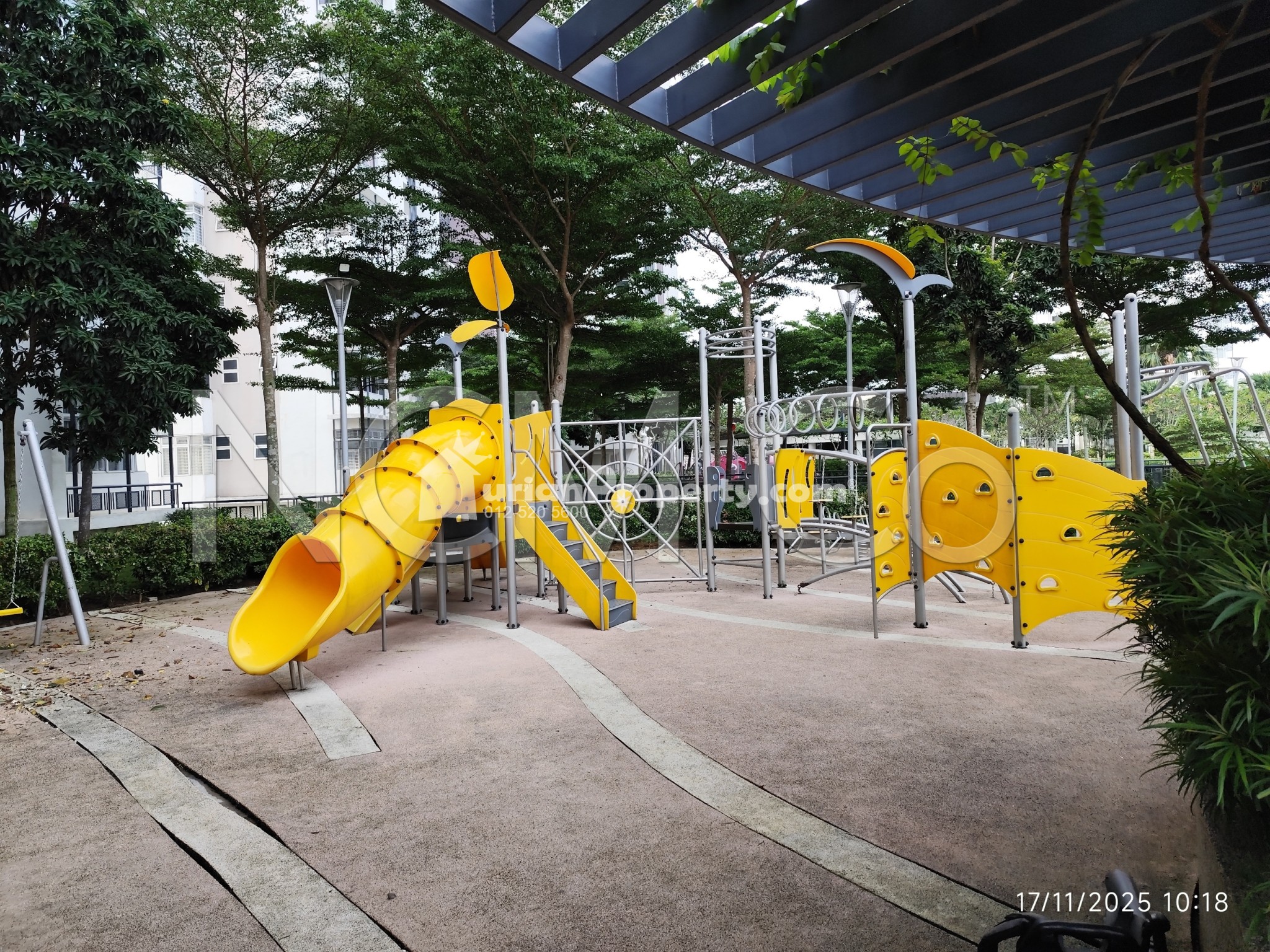 Apartment For Auction at Dwiputra Residences