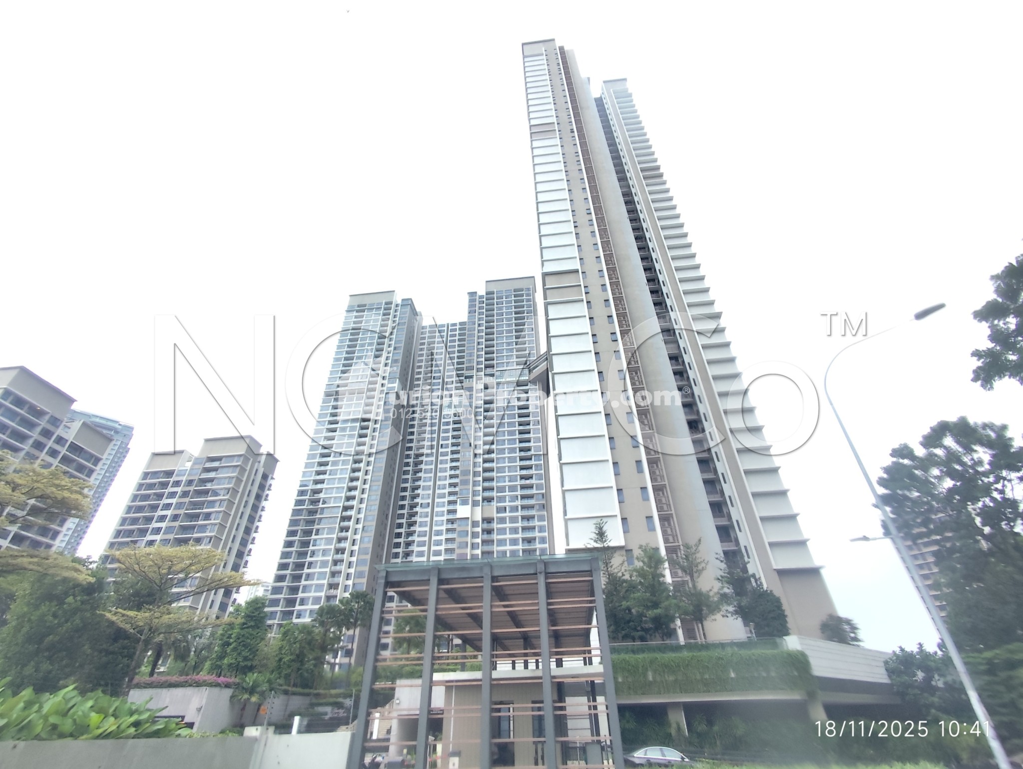 Condo For Auction at Agile