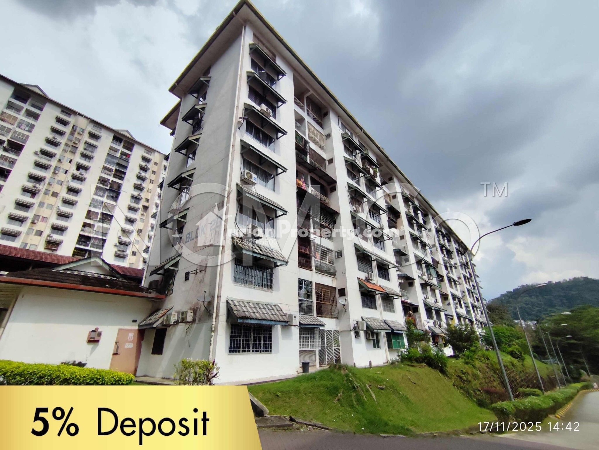 Apartment For Auction at Desa View Towers