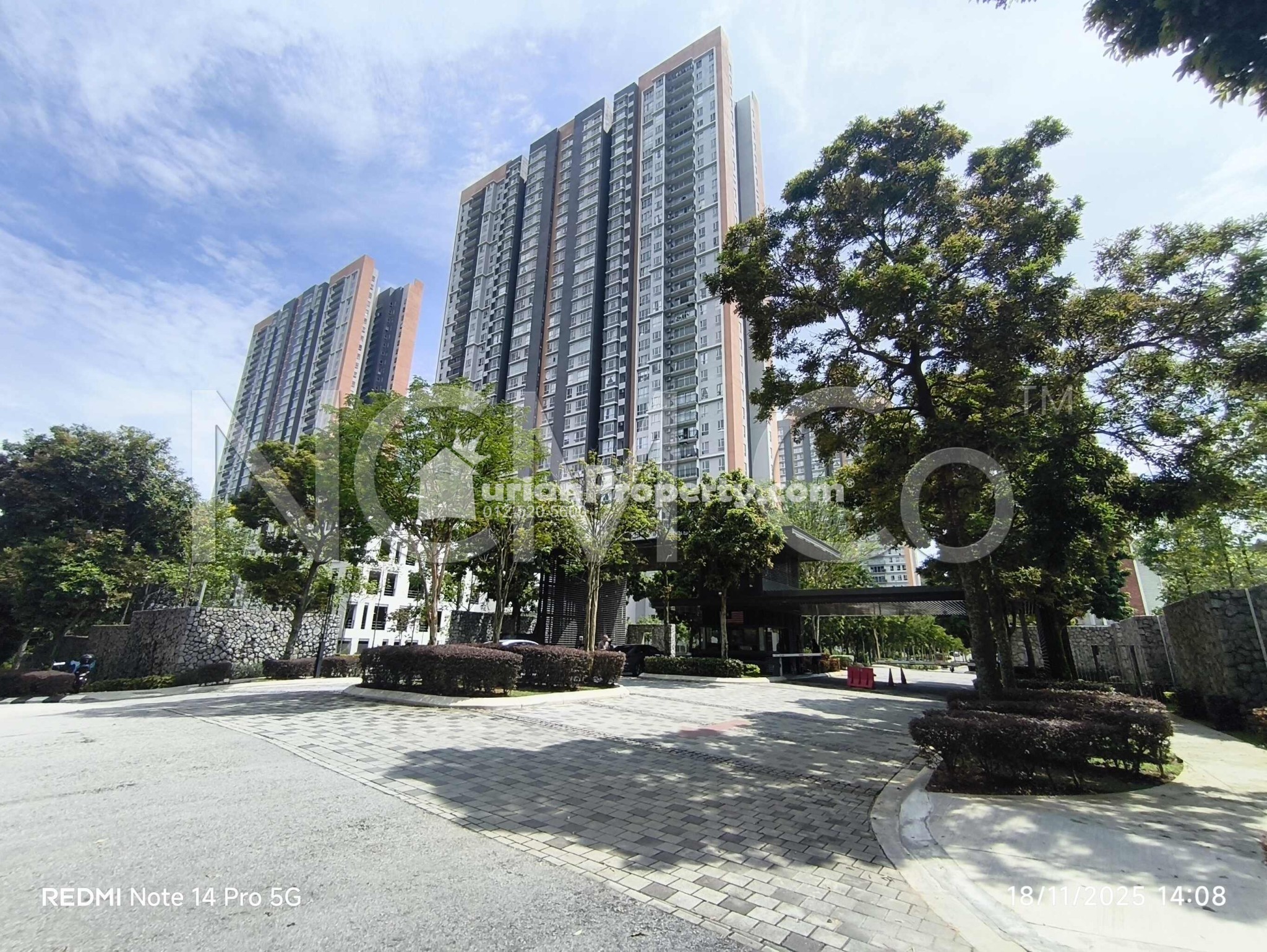 Condo For Auction at Emerald Hills