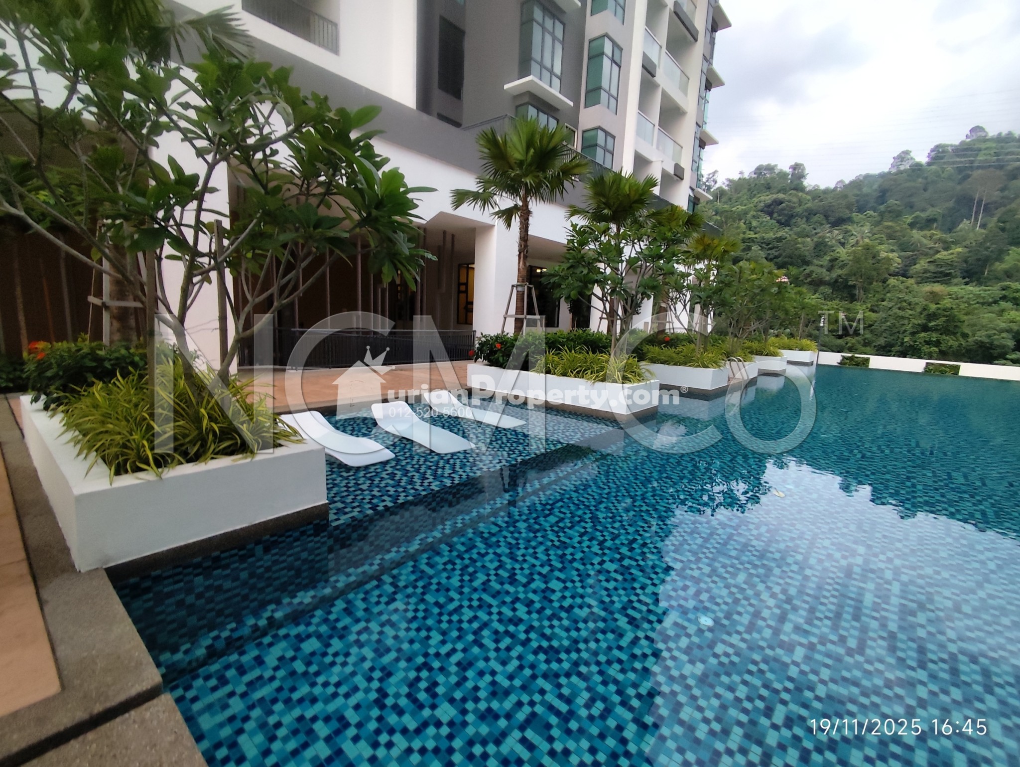 Condo For Auction at Brezza Hill