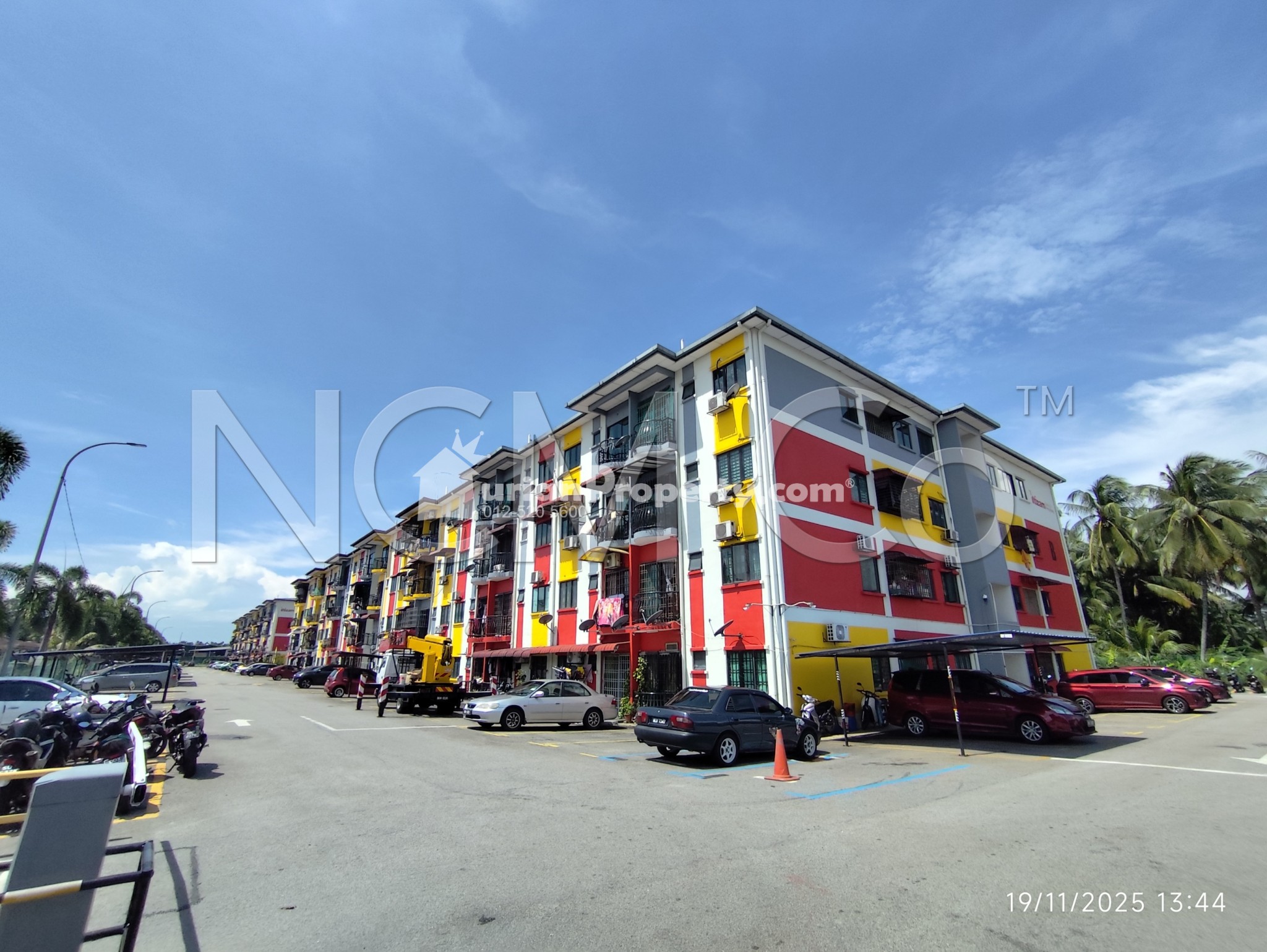 Apartment For Auction at Apartment Perepat Permai