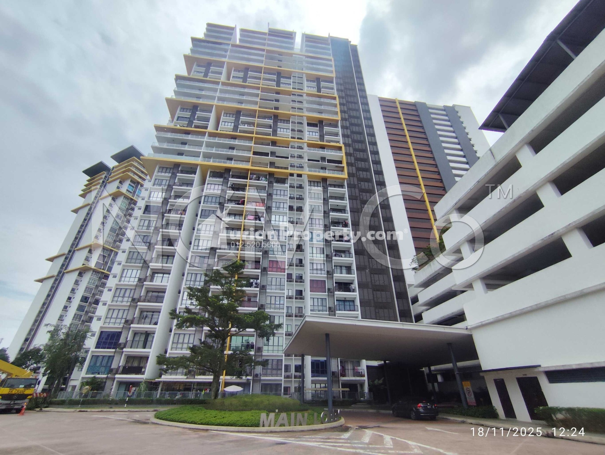 Condo For Auction at Oasis 2 Residence