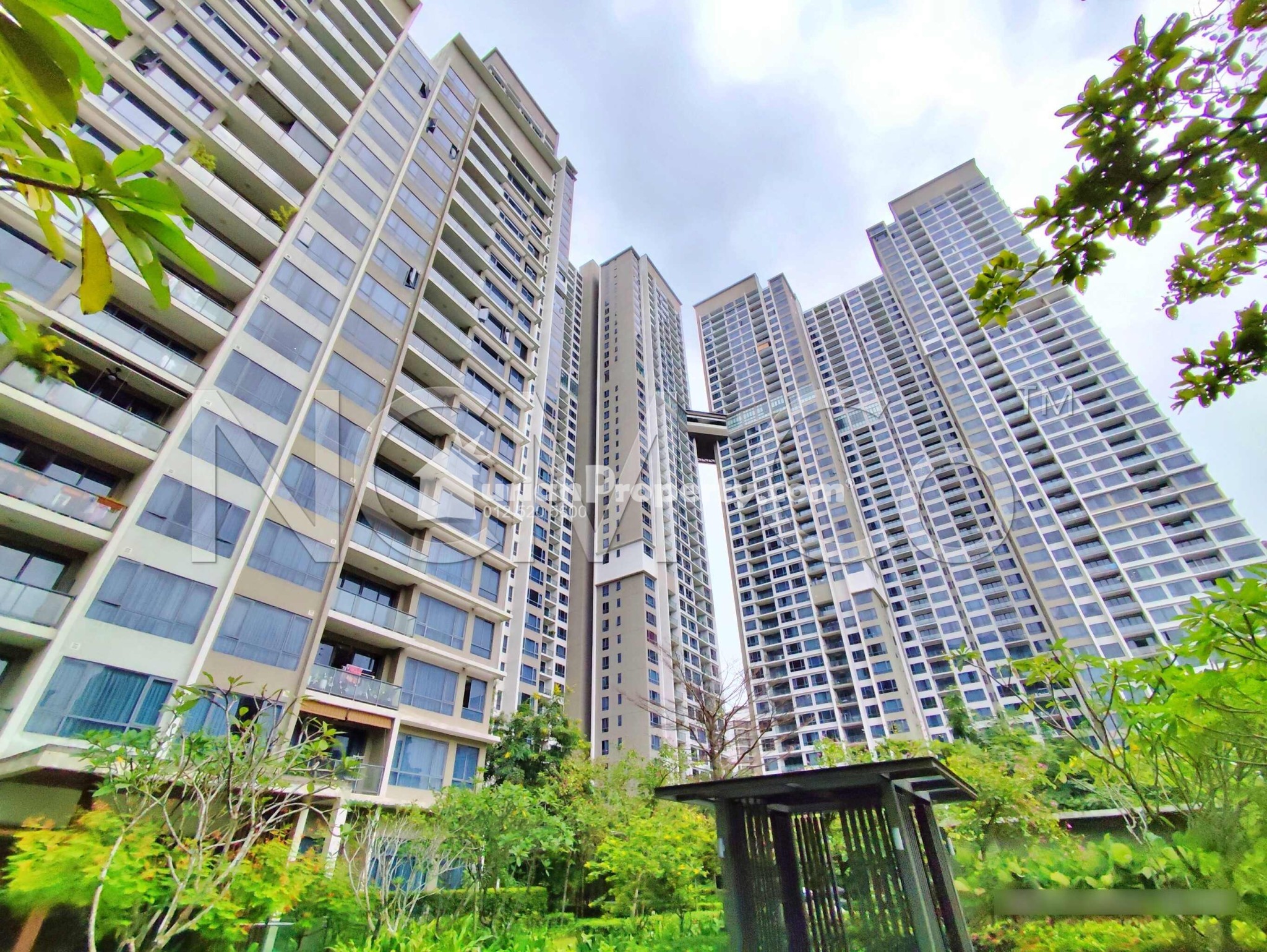 Condo For Auction at Agile