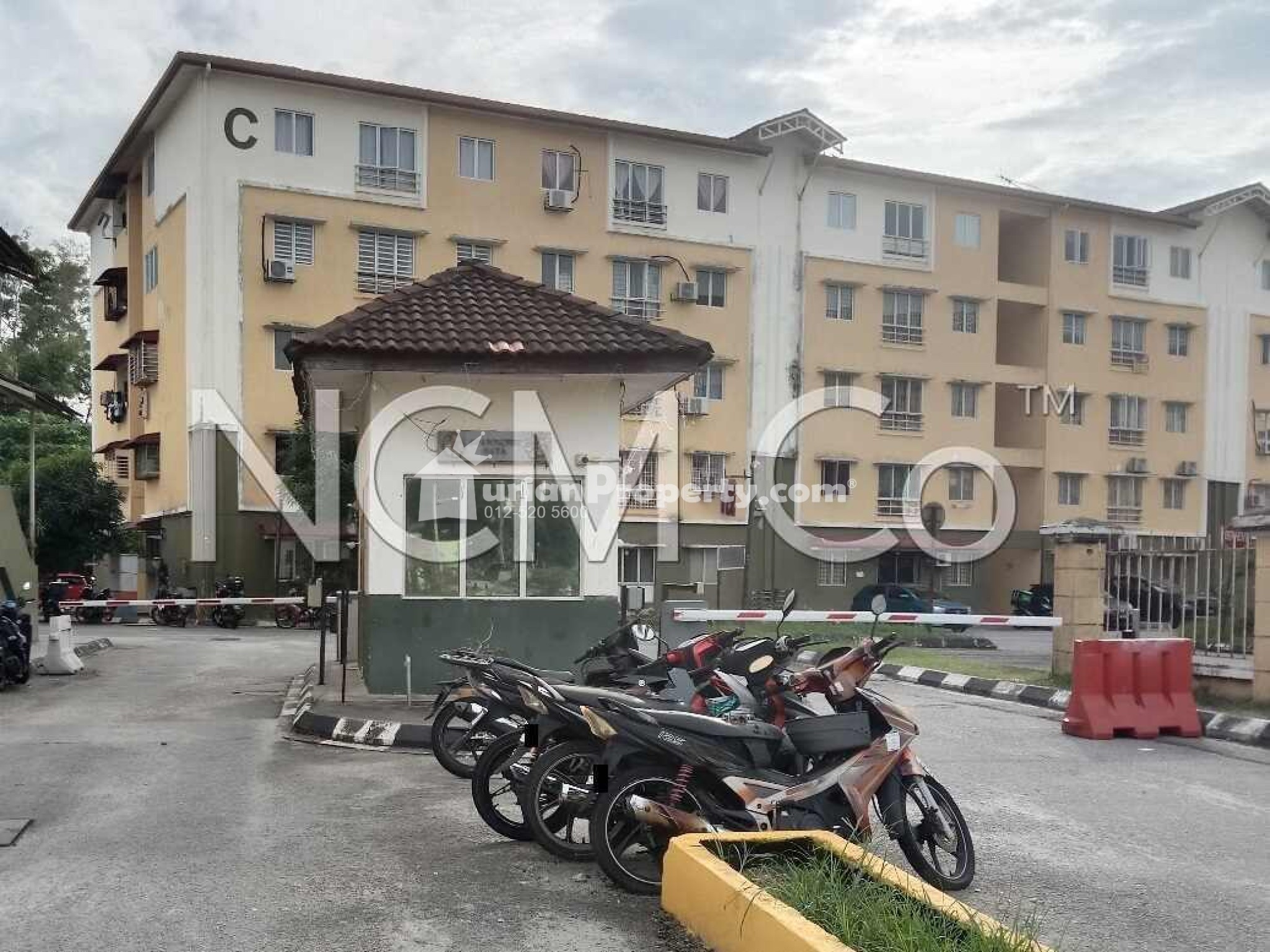 Apartment For Auction at Pangsapuri Raya