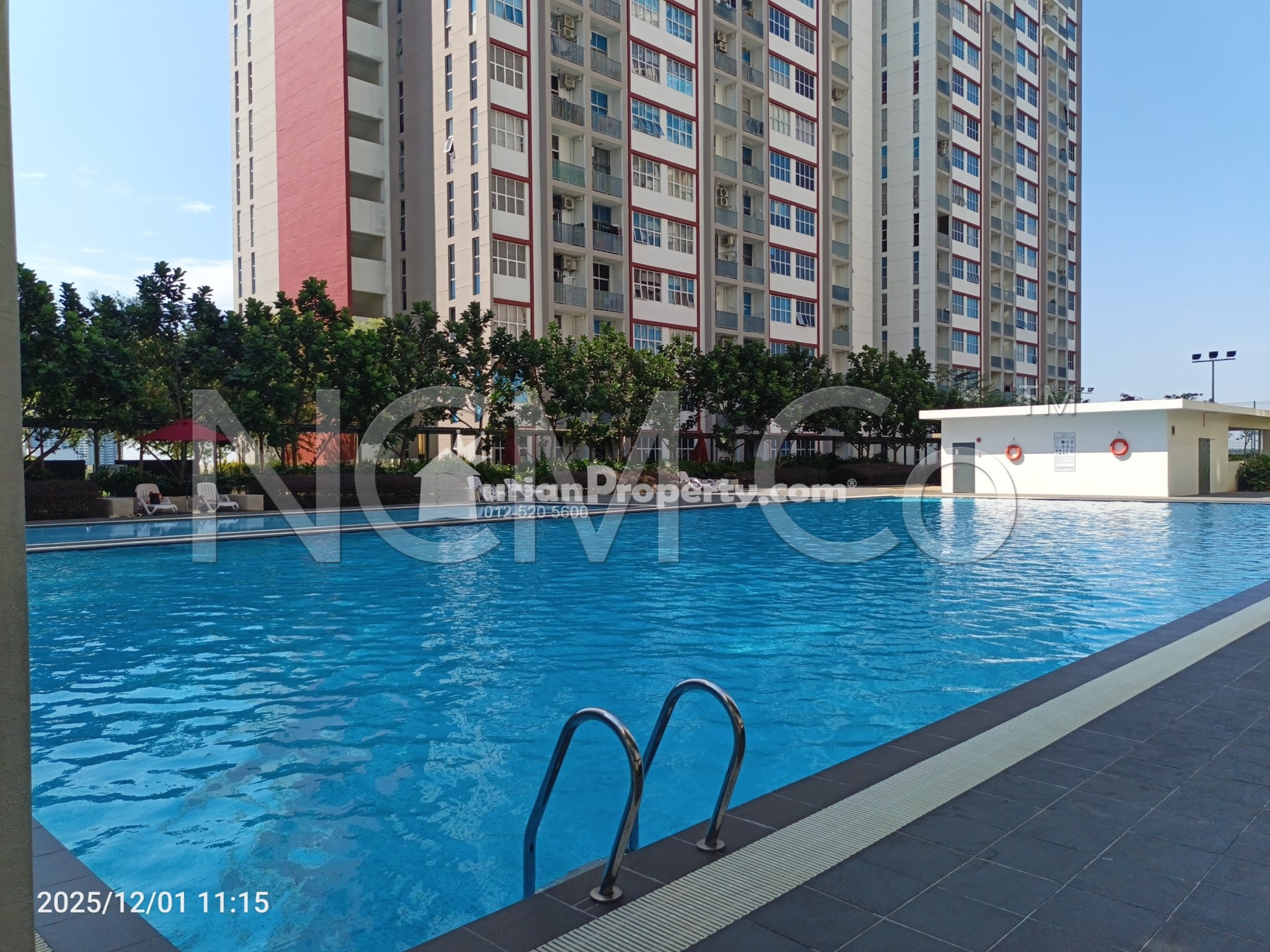 Serviced Residence For Auction at Lakefront Homes