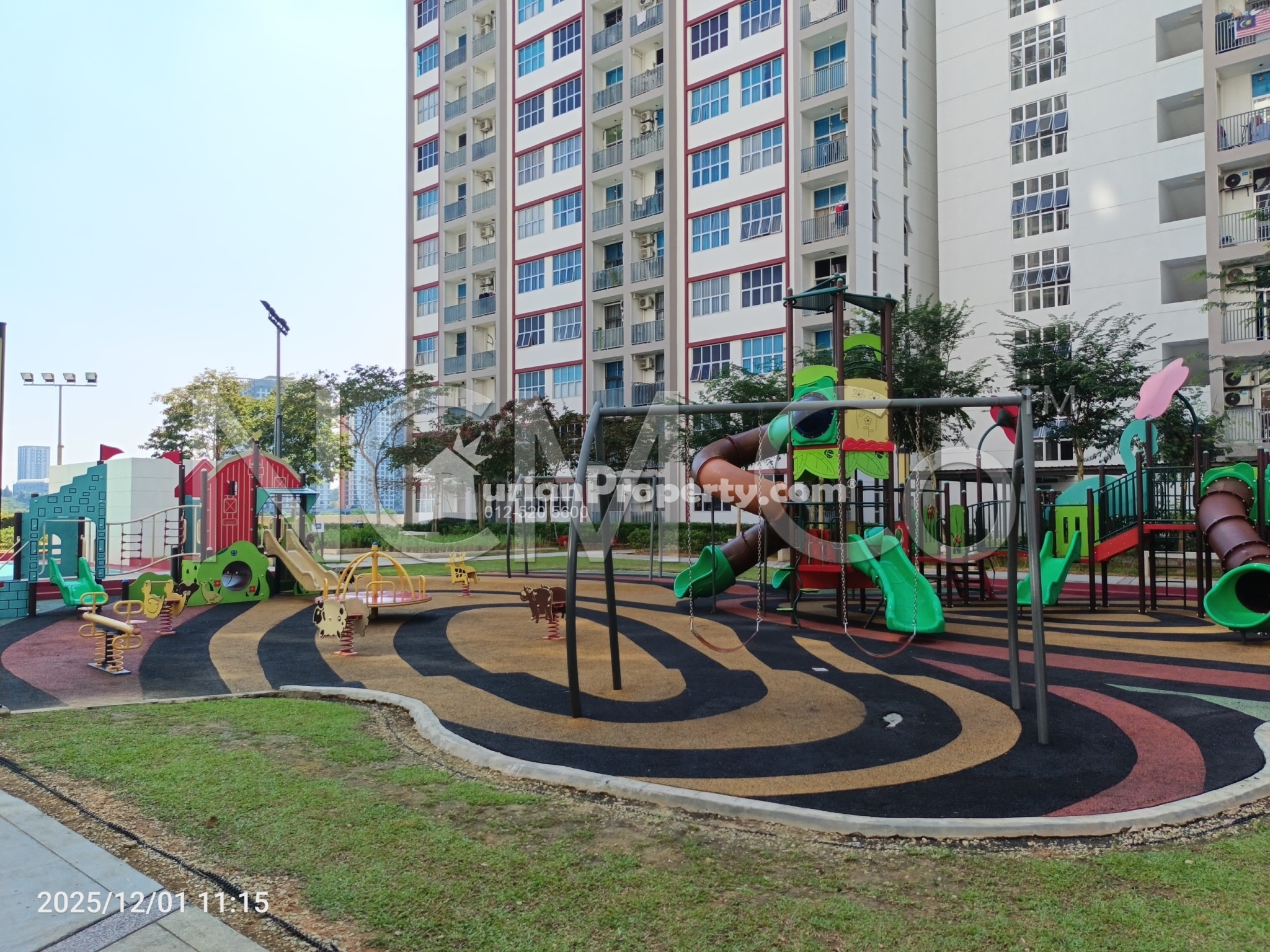 Serviced Residence For Auction at Lakefront Homes