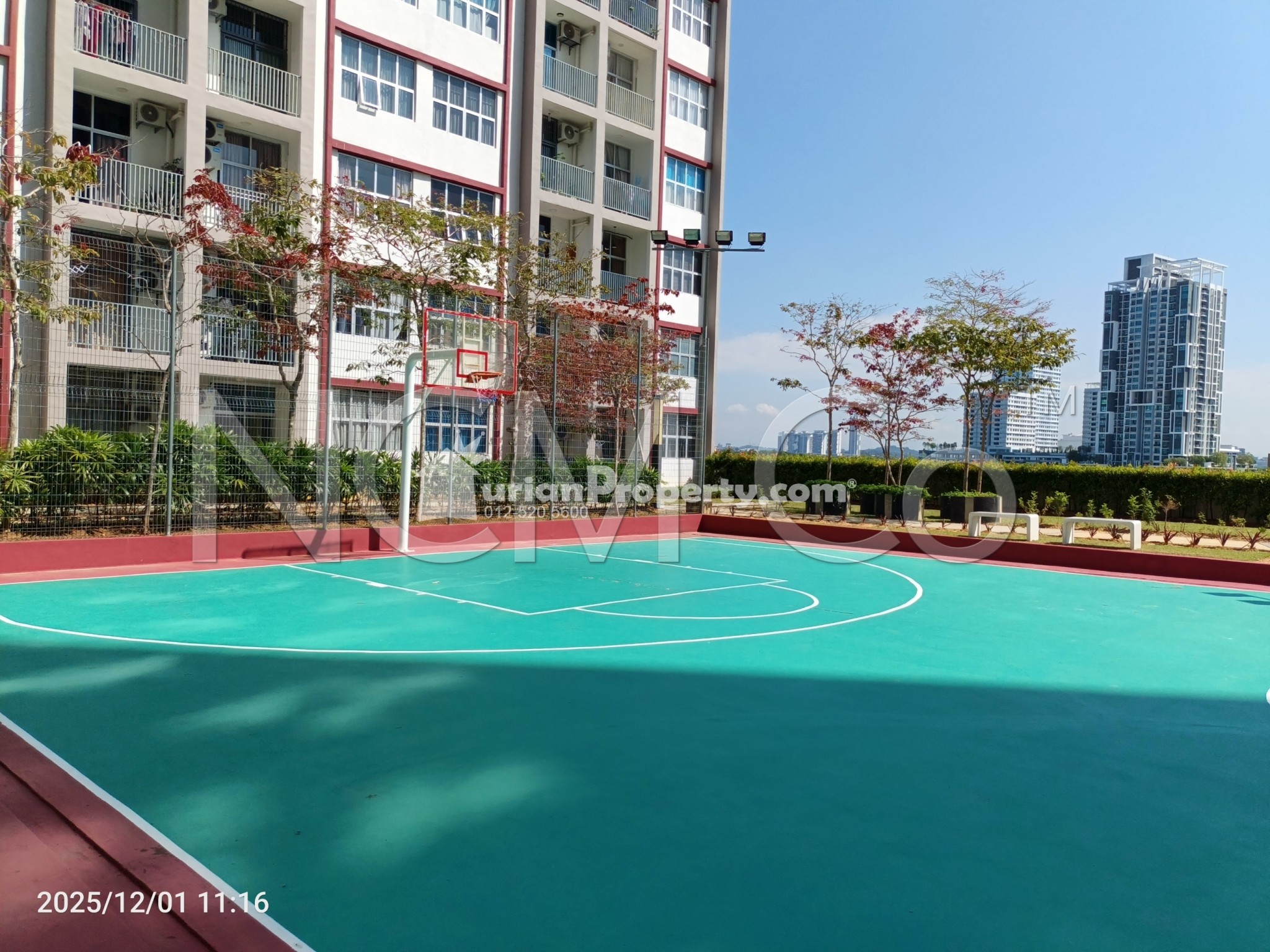 Serviced Residence For Auction at Lakefront Homes