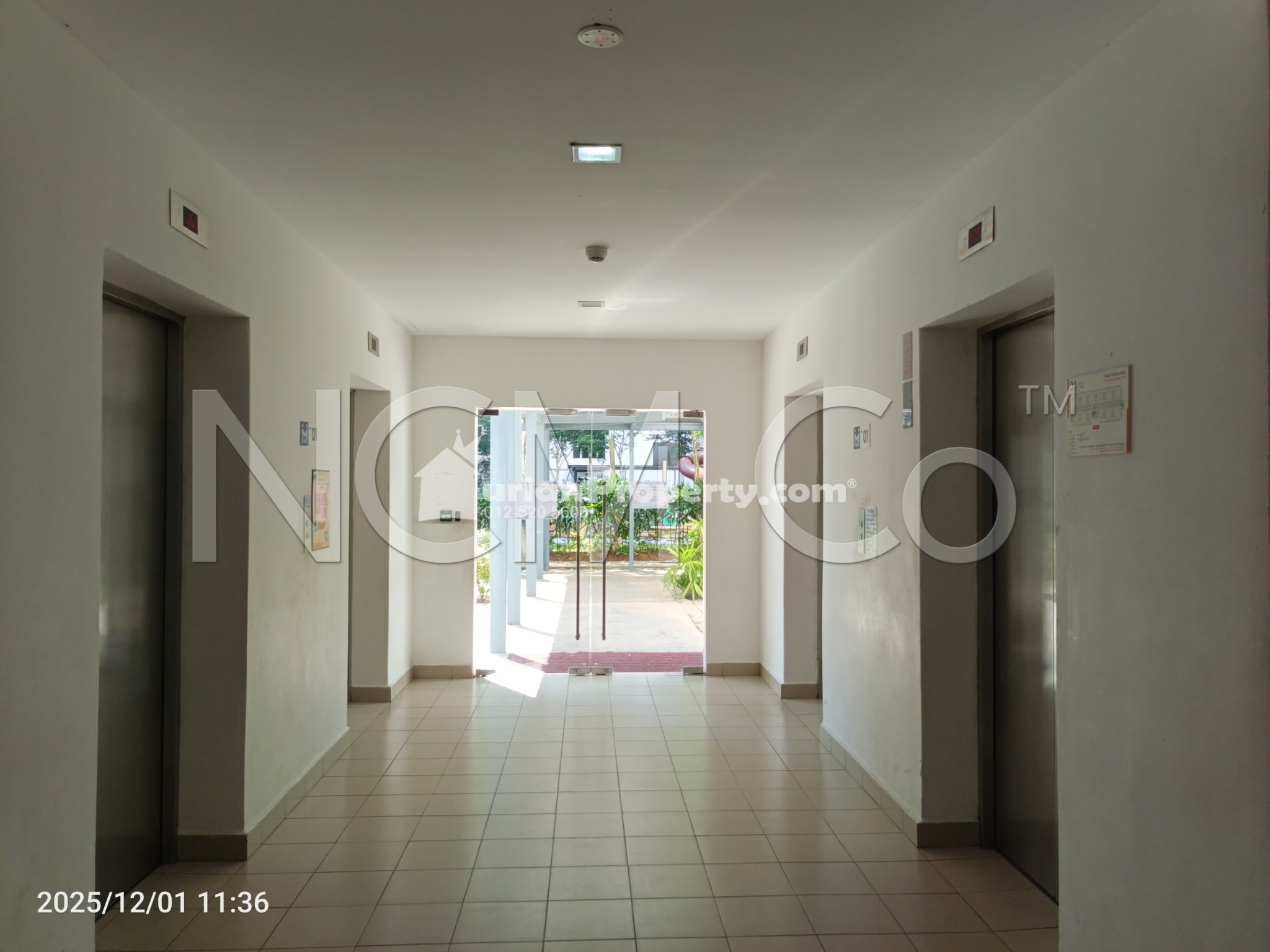 Serviced Residence For Auction at Lakefront Homes