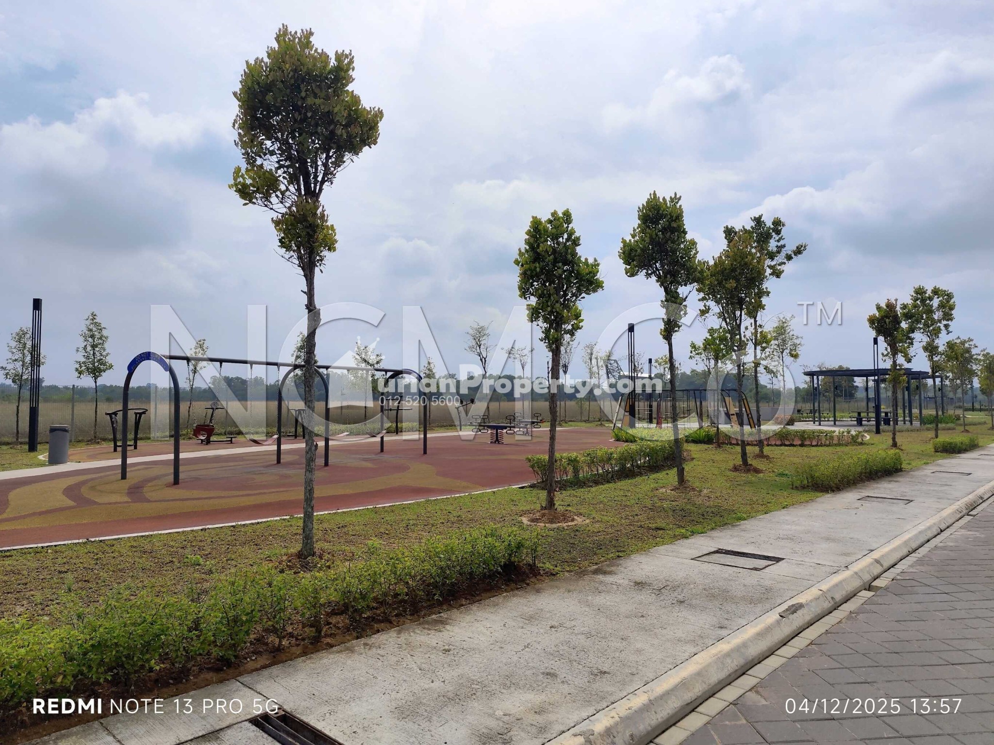 Terrace House For Auction at Kita Mekar