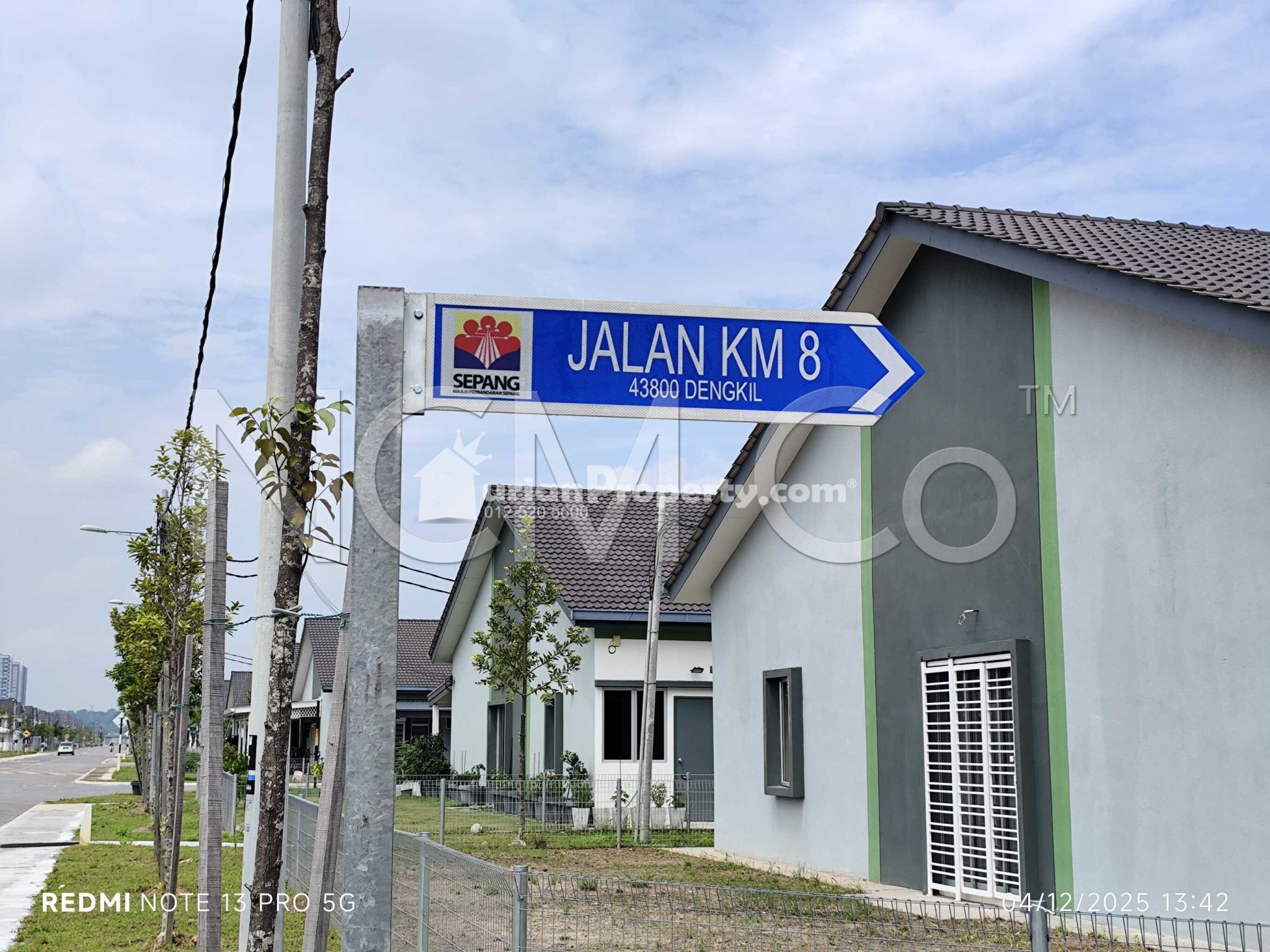 Terrace House For Auction at Kita Mekar