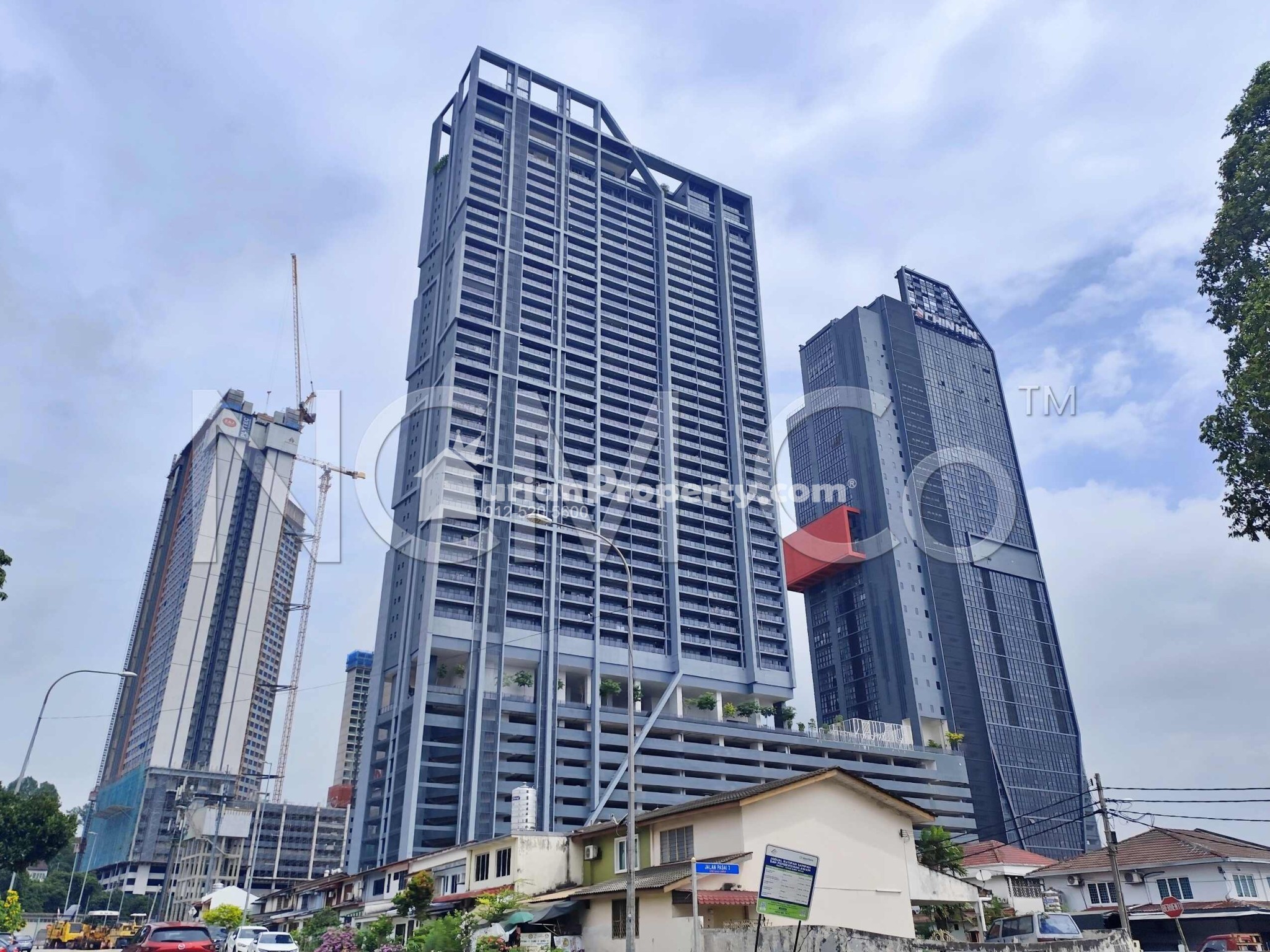 Serviced Residence For Auction at 8th & Stellar