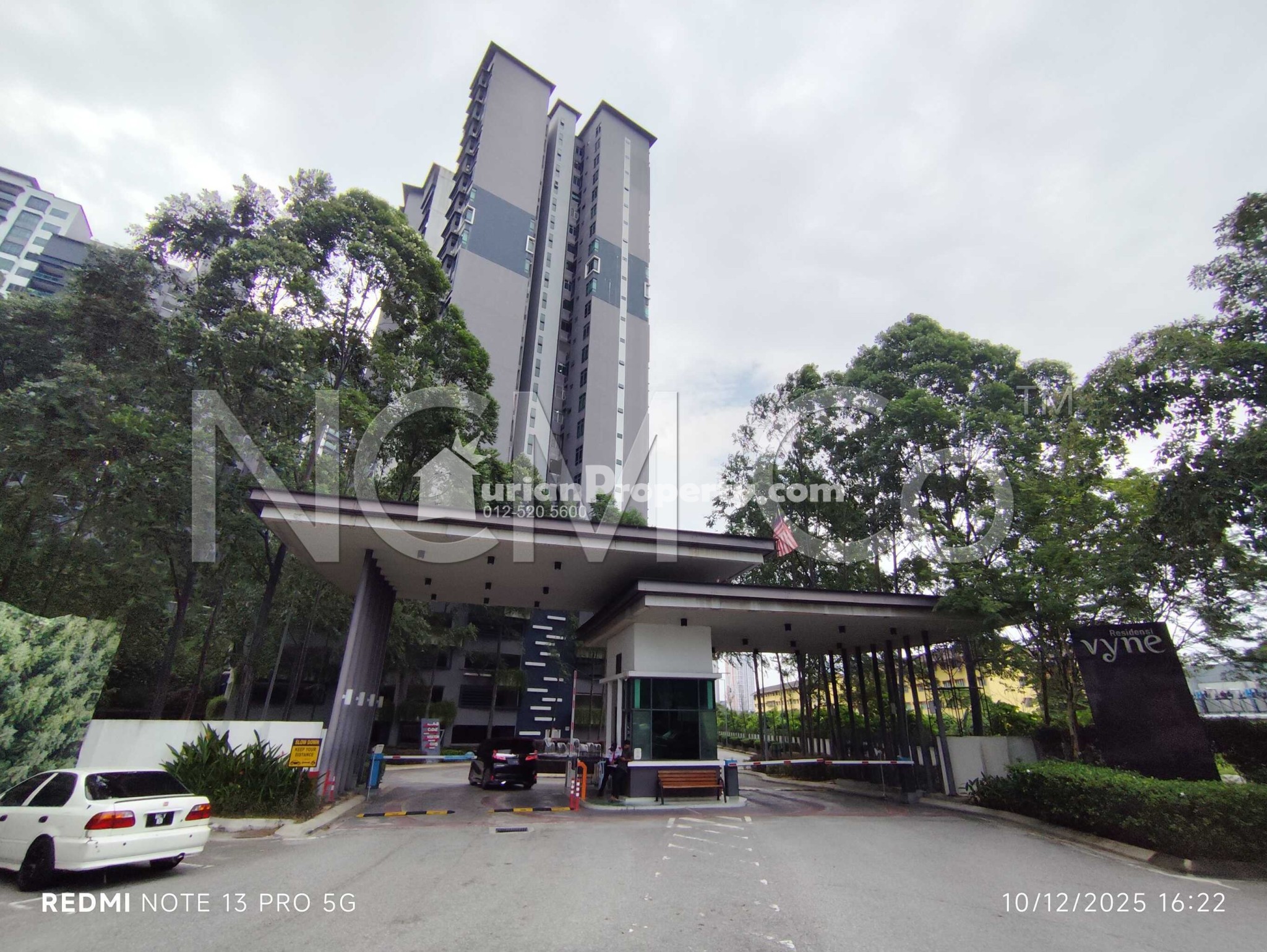 Apartment For Auction at The Vyne