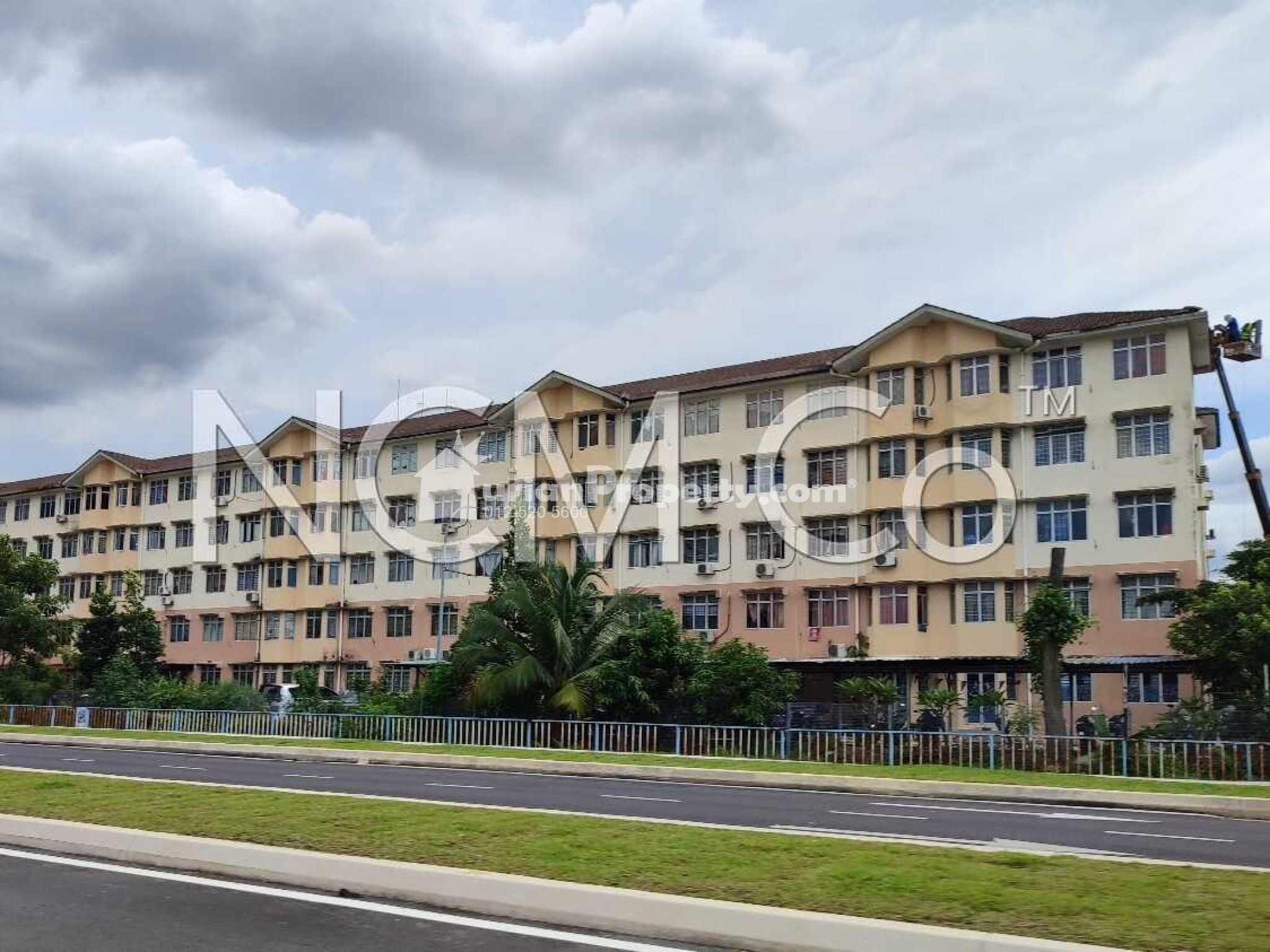 Apartment For Auction at Pangsapuri Rimau Perdana