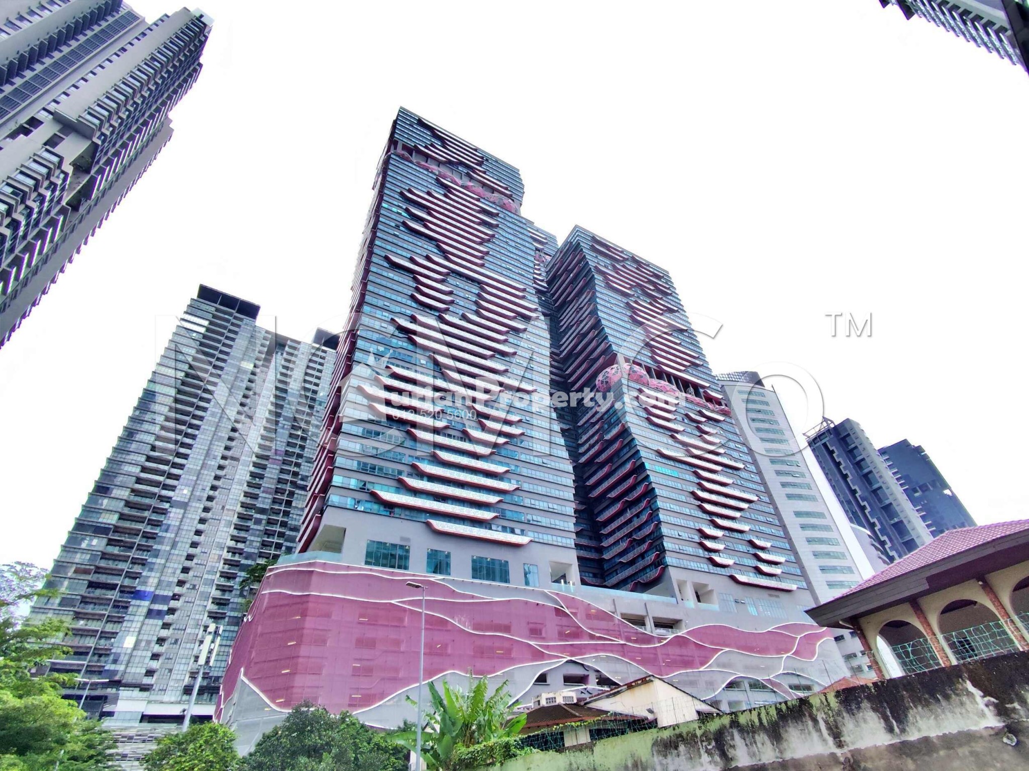 Office For Auction at Arte Plus