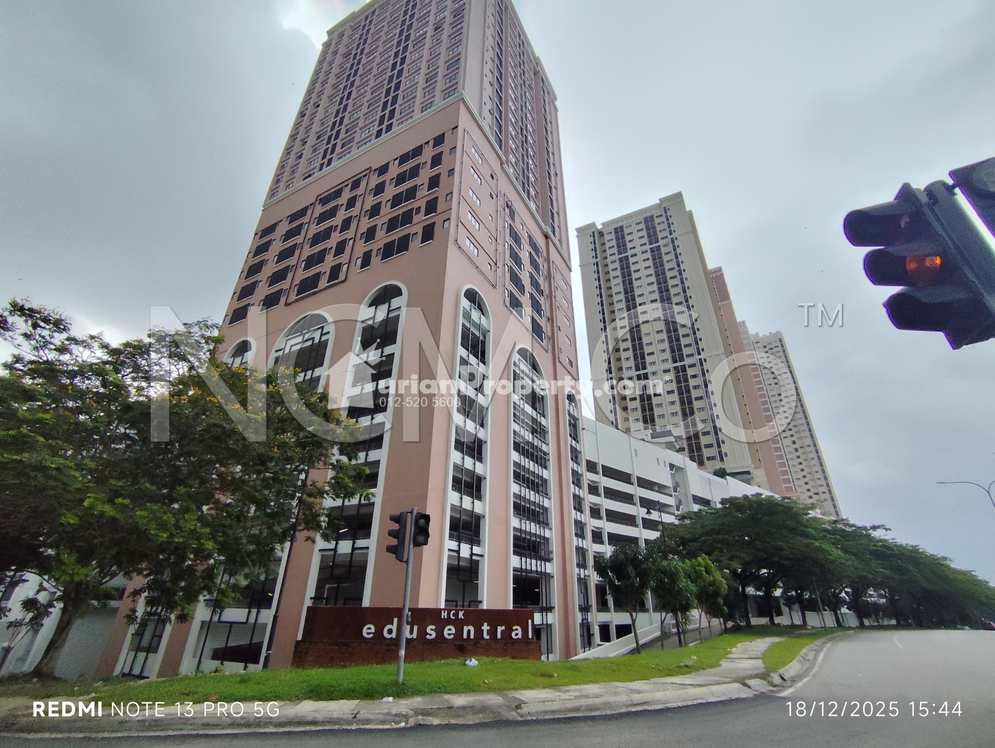 Apartment For Auction at Edusentral