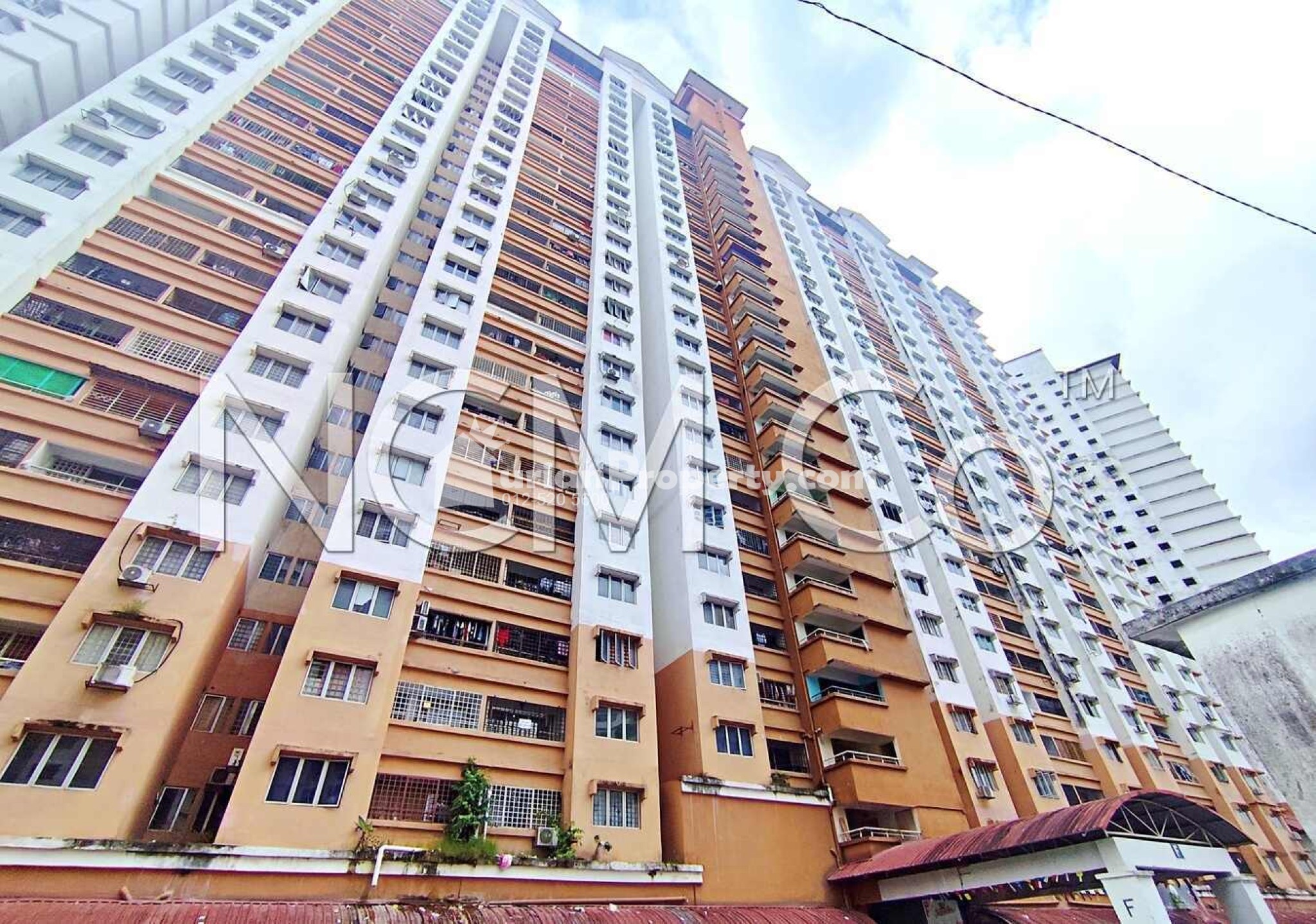 Apartment For Auction at Flora Damansara Apartment