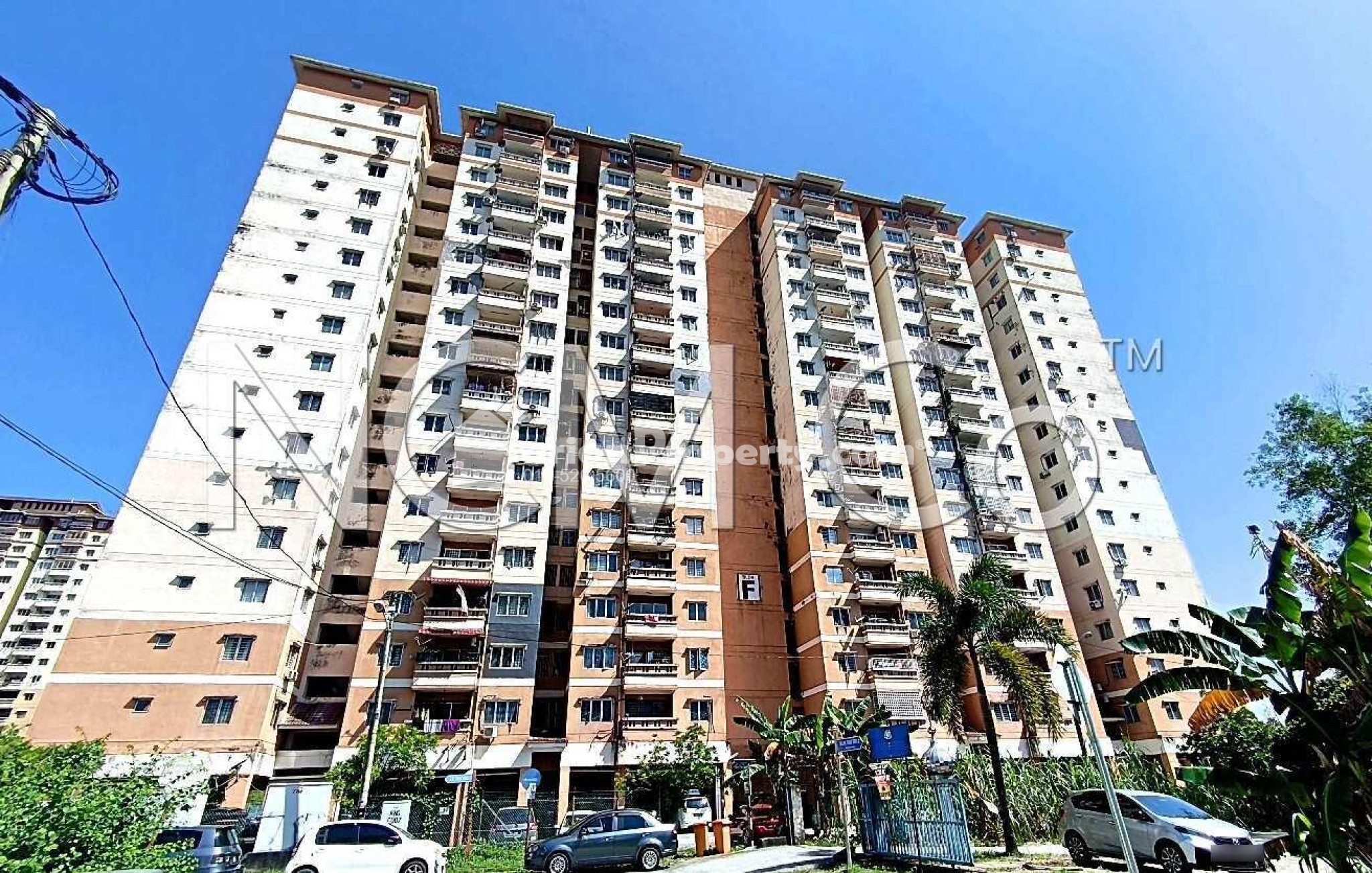 Apartment For Auction at Laguna Biru