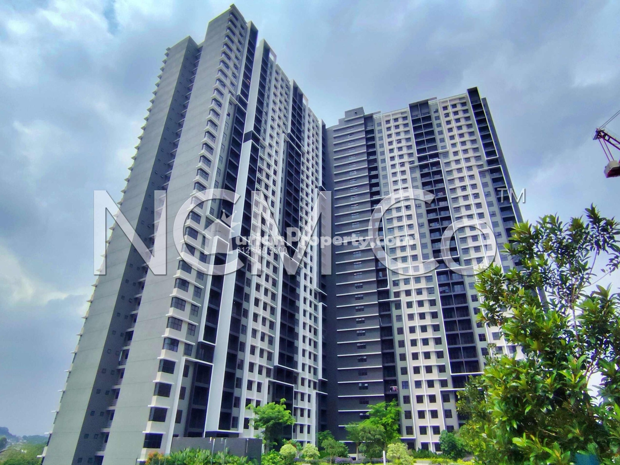 Apartment For Auction at Vierra Residence