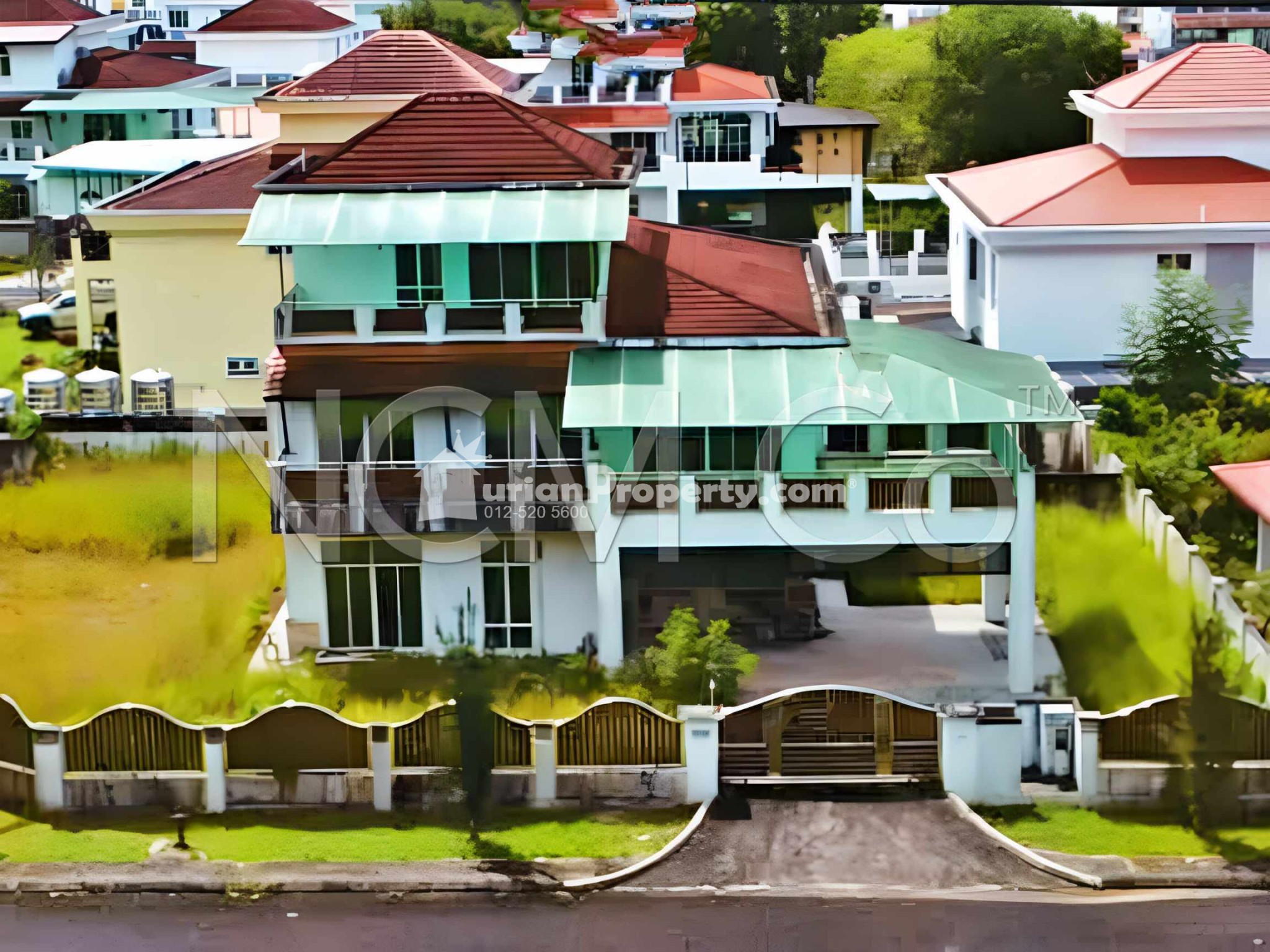 Bungalow House For Auction at Bandar Sri Indah