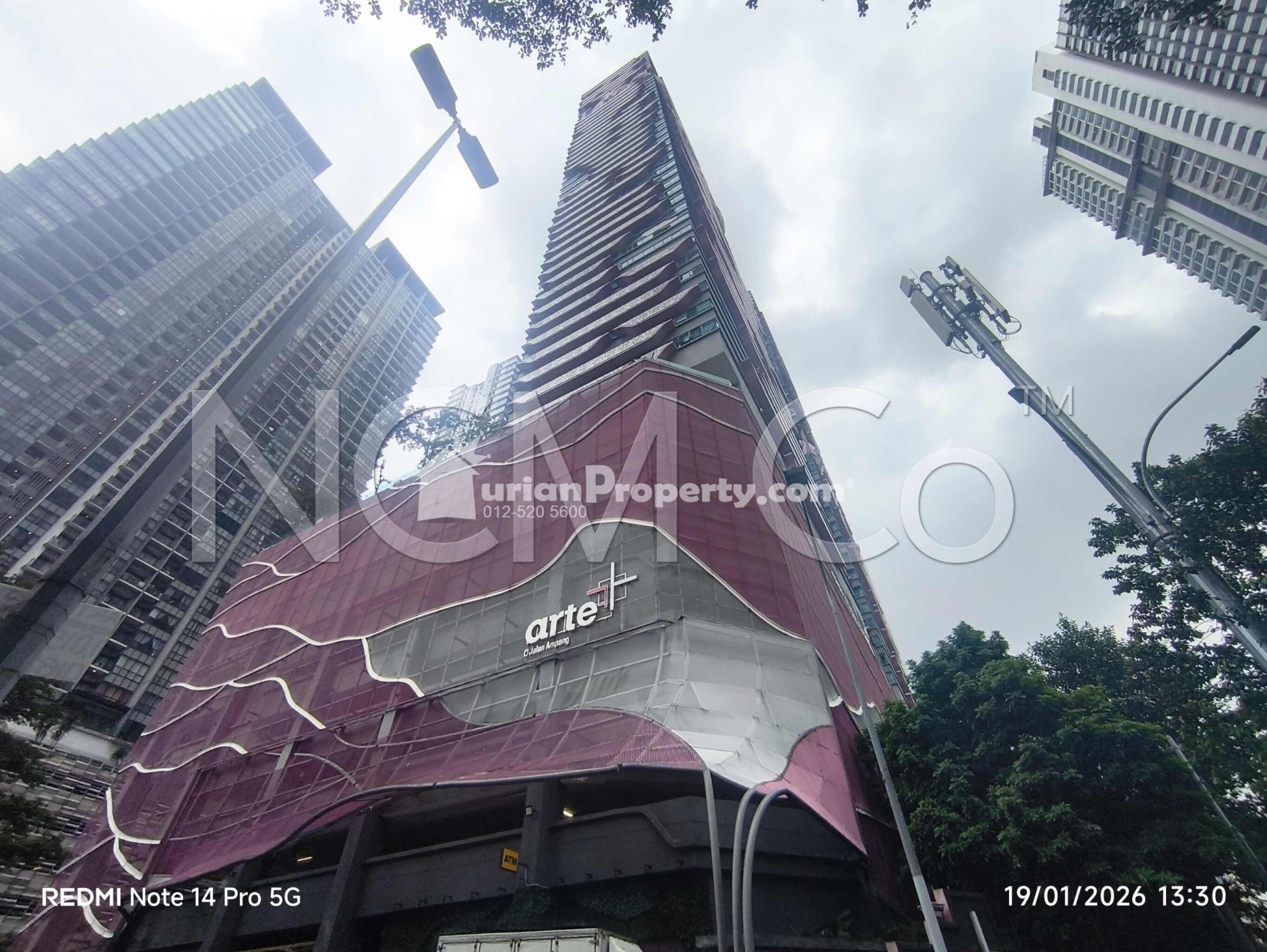 Office For Auction at Arte Plus