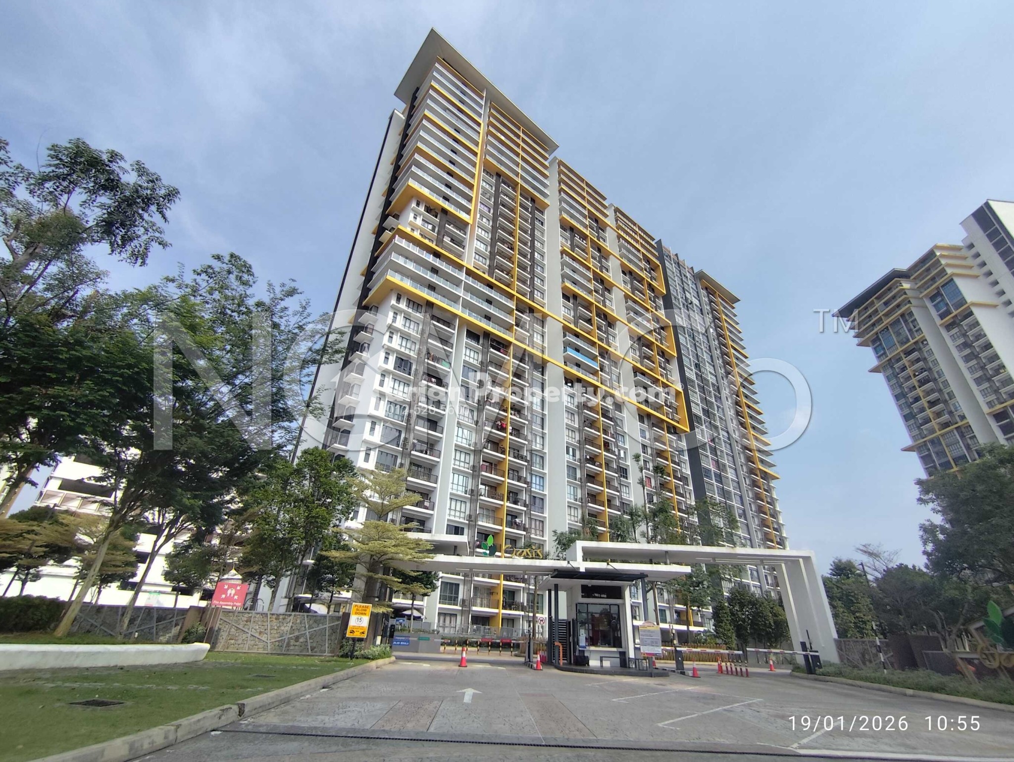 Condo For Auction at Oasis 2 Residence