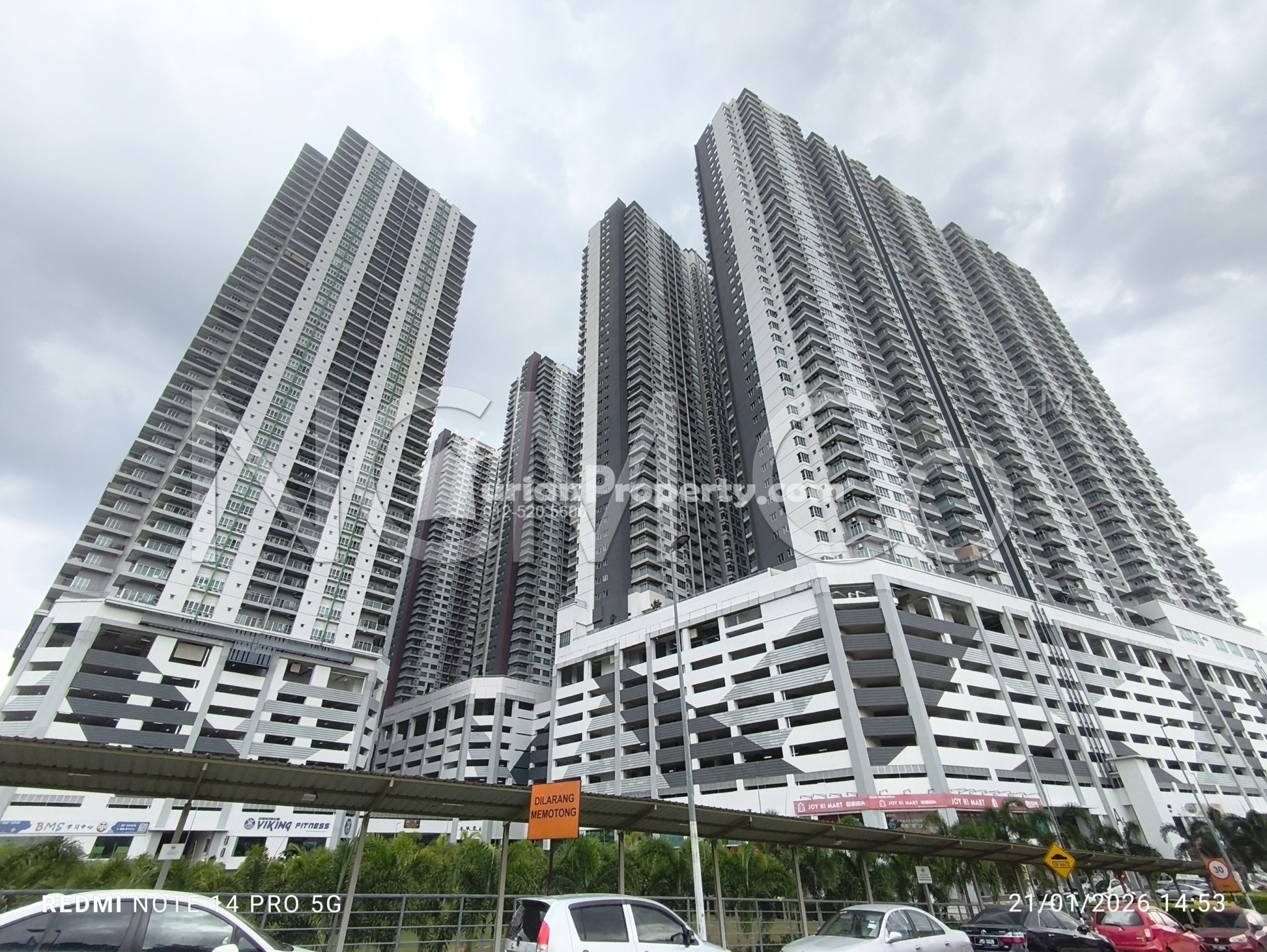 Serviced Residence For Auction at Razak City Residences