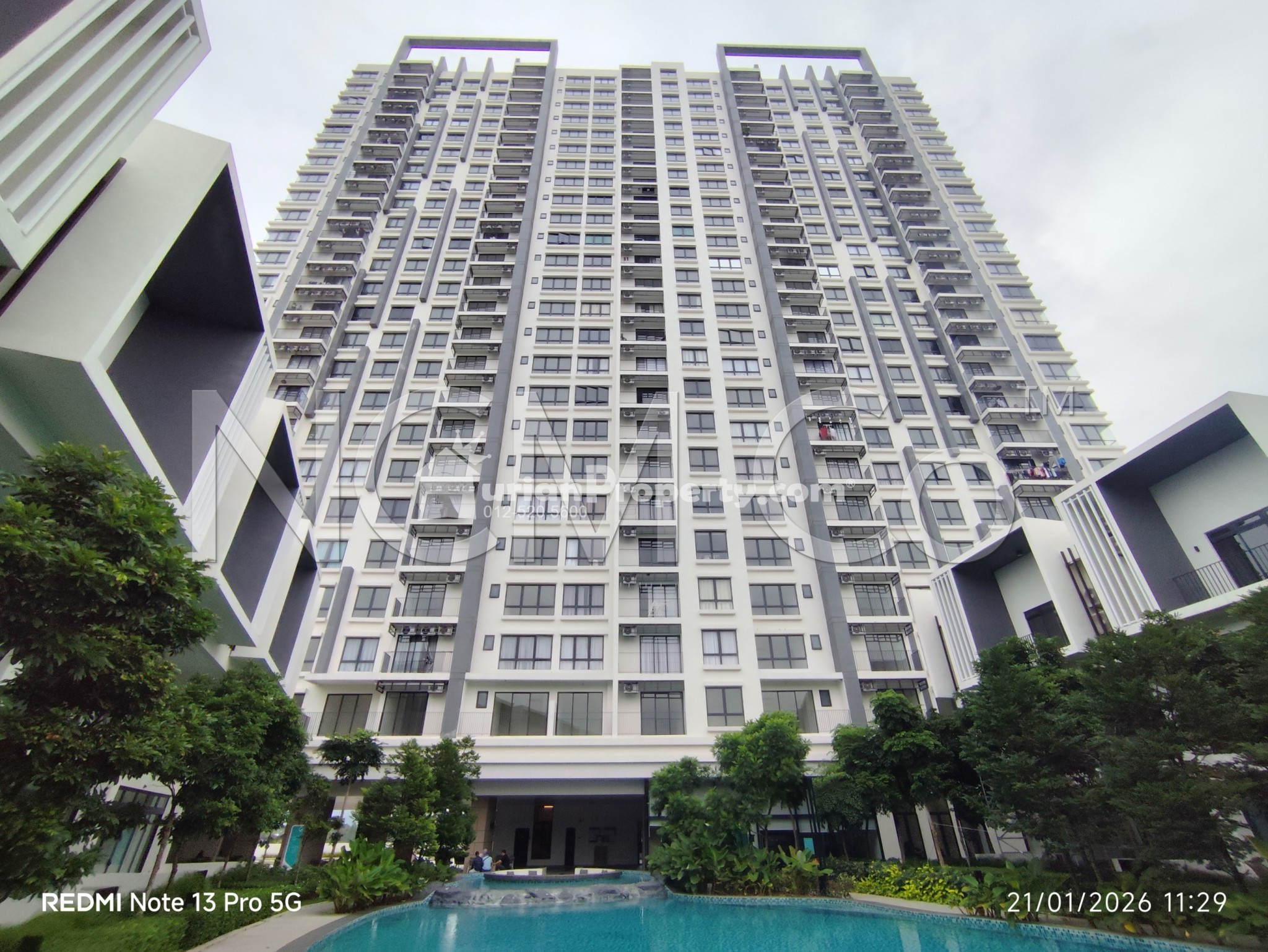 Condo For Auction at Alstonia