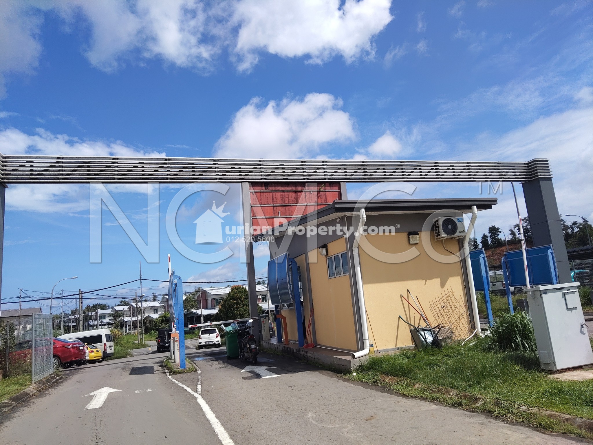 Apartment For Auction at Puncak Gloxinia