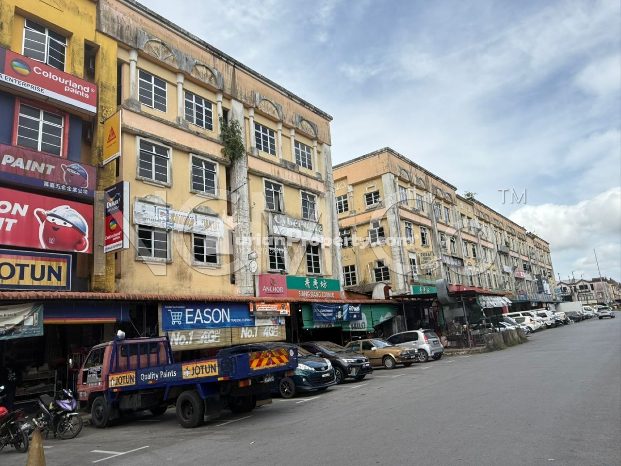 Shop For Auction at Synergy Square